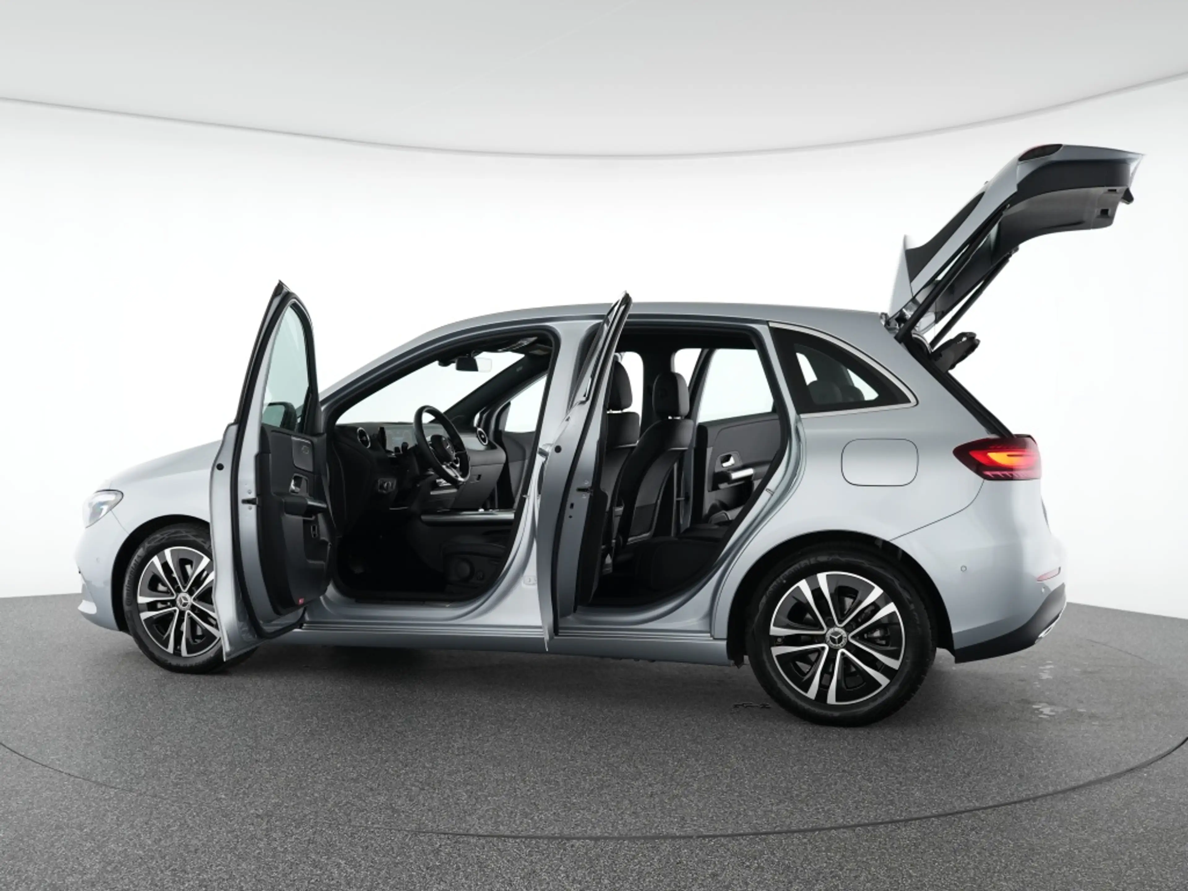 Mercedes-Benz B 180 Progressive Advanced Kamera Winter Navi — photo 14