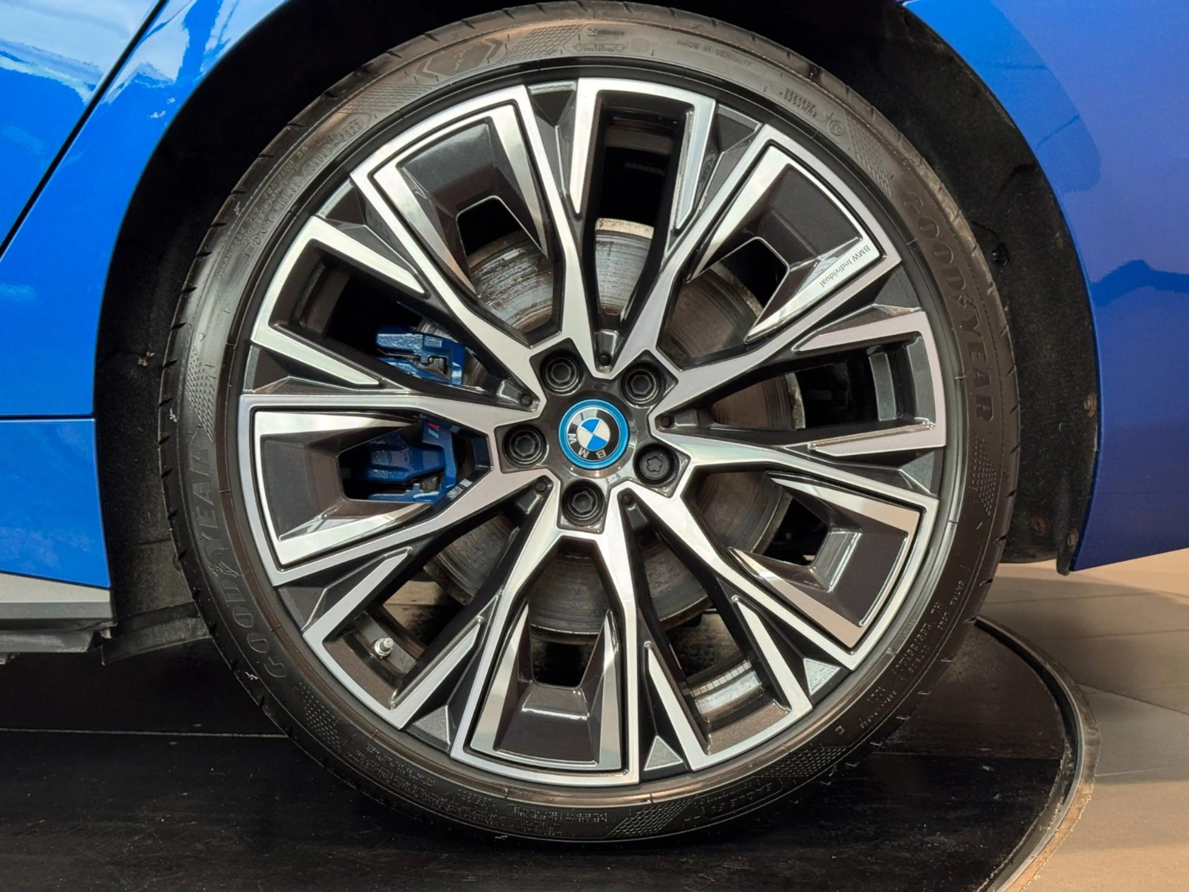 BMW i4 M50 Gran Coupe Merino SurrView H&K ACC 20" — photo 5