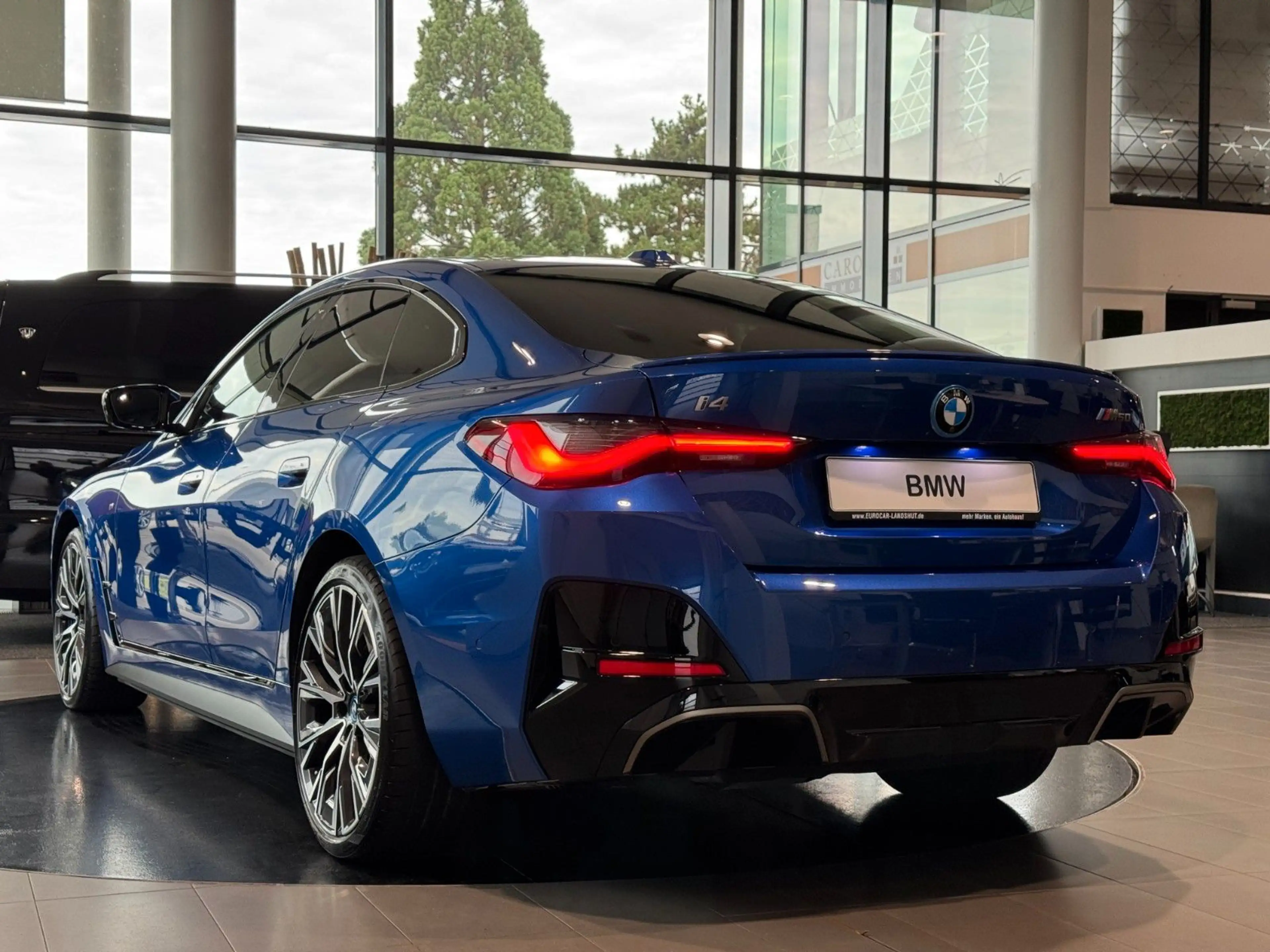 BMW i4 M50 Gran Coupe Merino SurrView H&K ACC 20" — photo 2