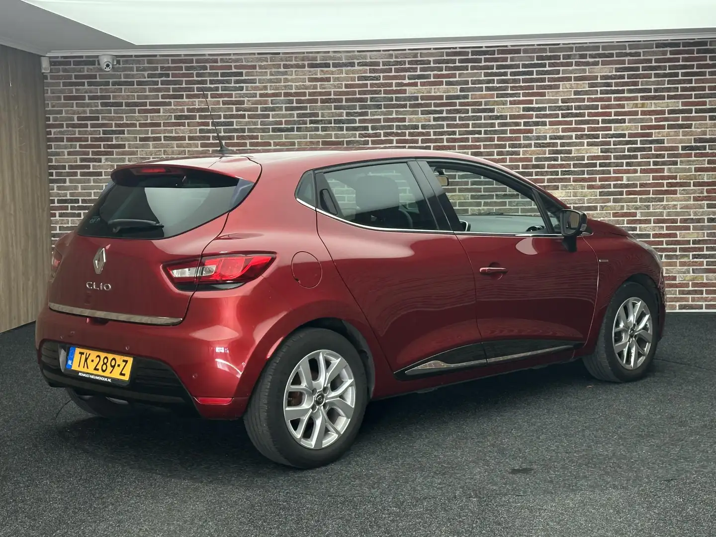 Renault Clio 0.9 TCe Limited Navi Beats Airco Sensor Dealer OND Rood - 2