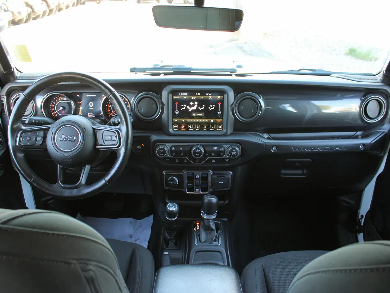 Jeep Wrangler снимка Jeep Wrangler
