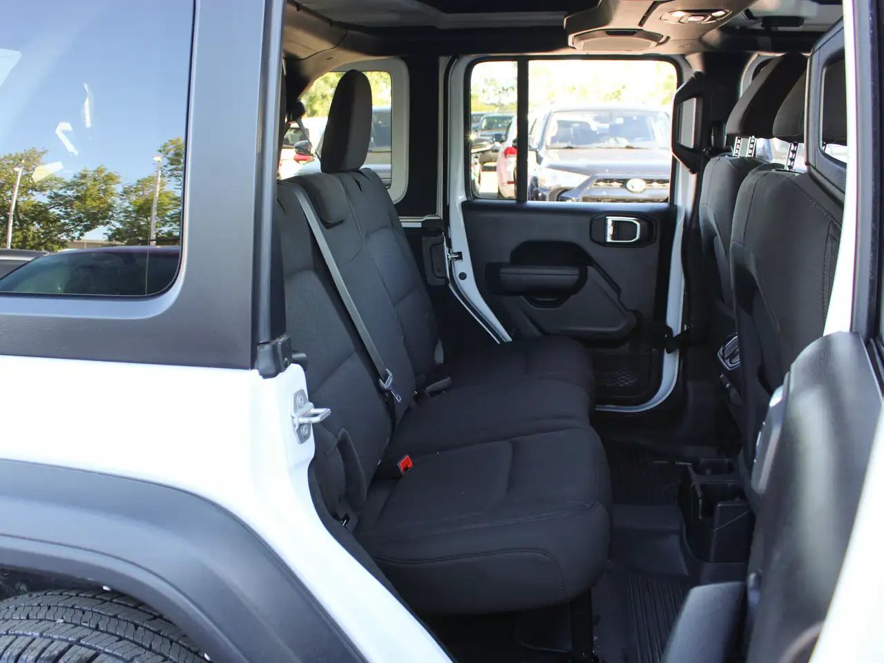 Jeep Wrangler снимка Jeep Wrangler