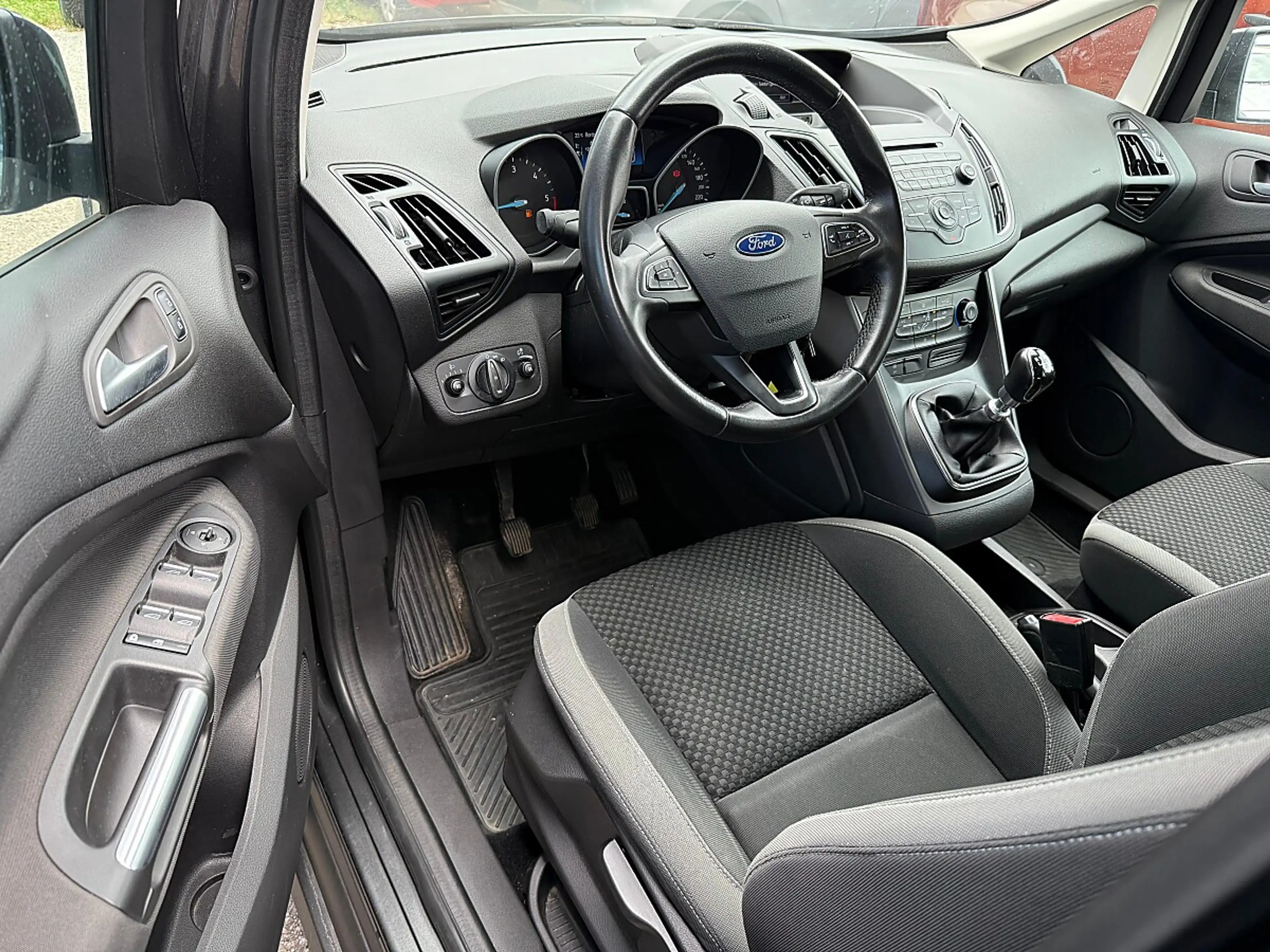 Ford Grand C-Max Grand C-MAX Trend 1,5 TDCi — photo 5