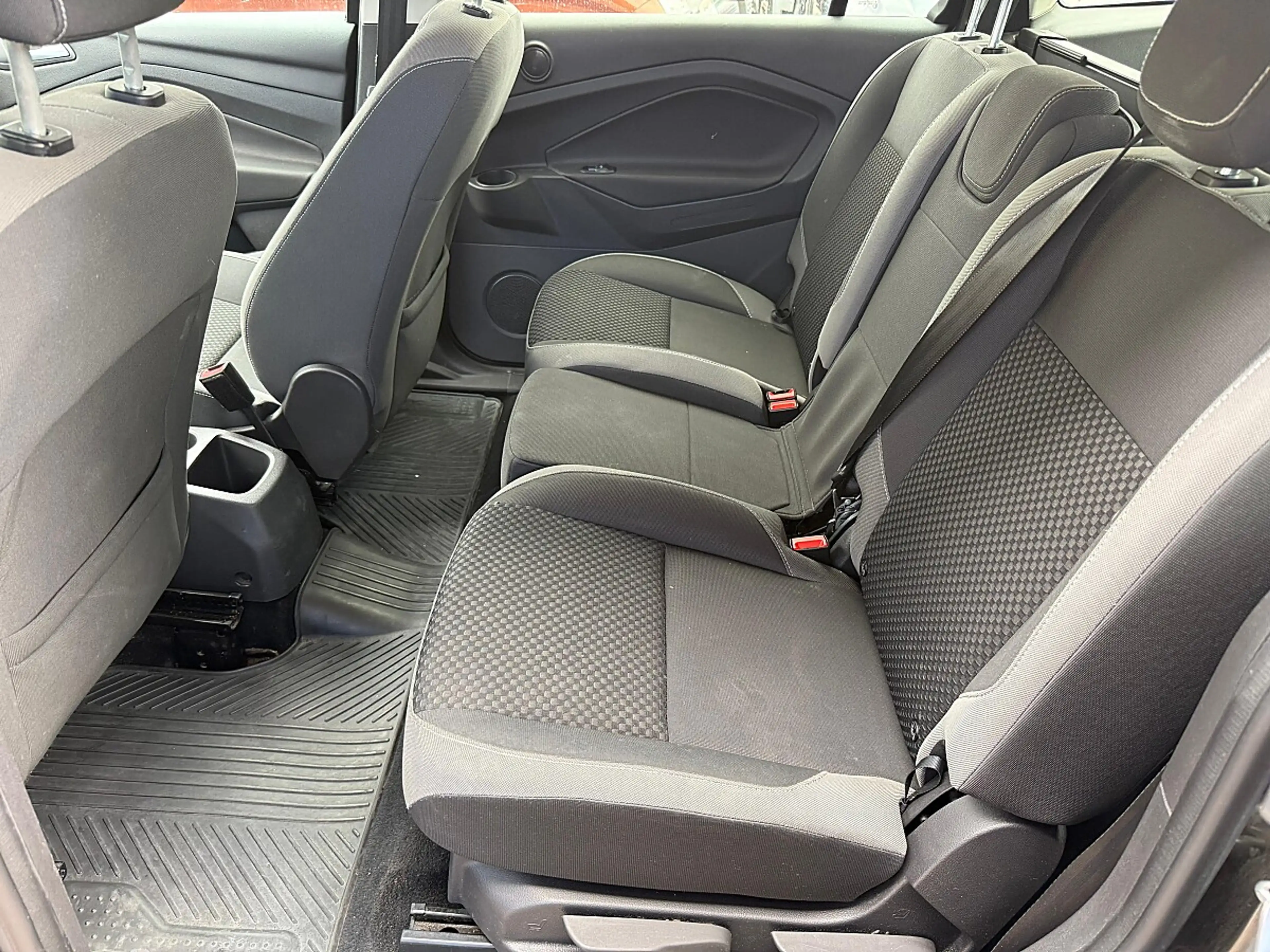 Ford Grand C-Max Grand C-MAX Trend 1,5 TDCi — photo 6