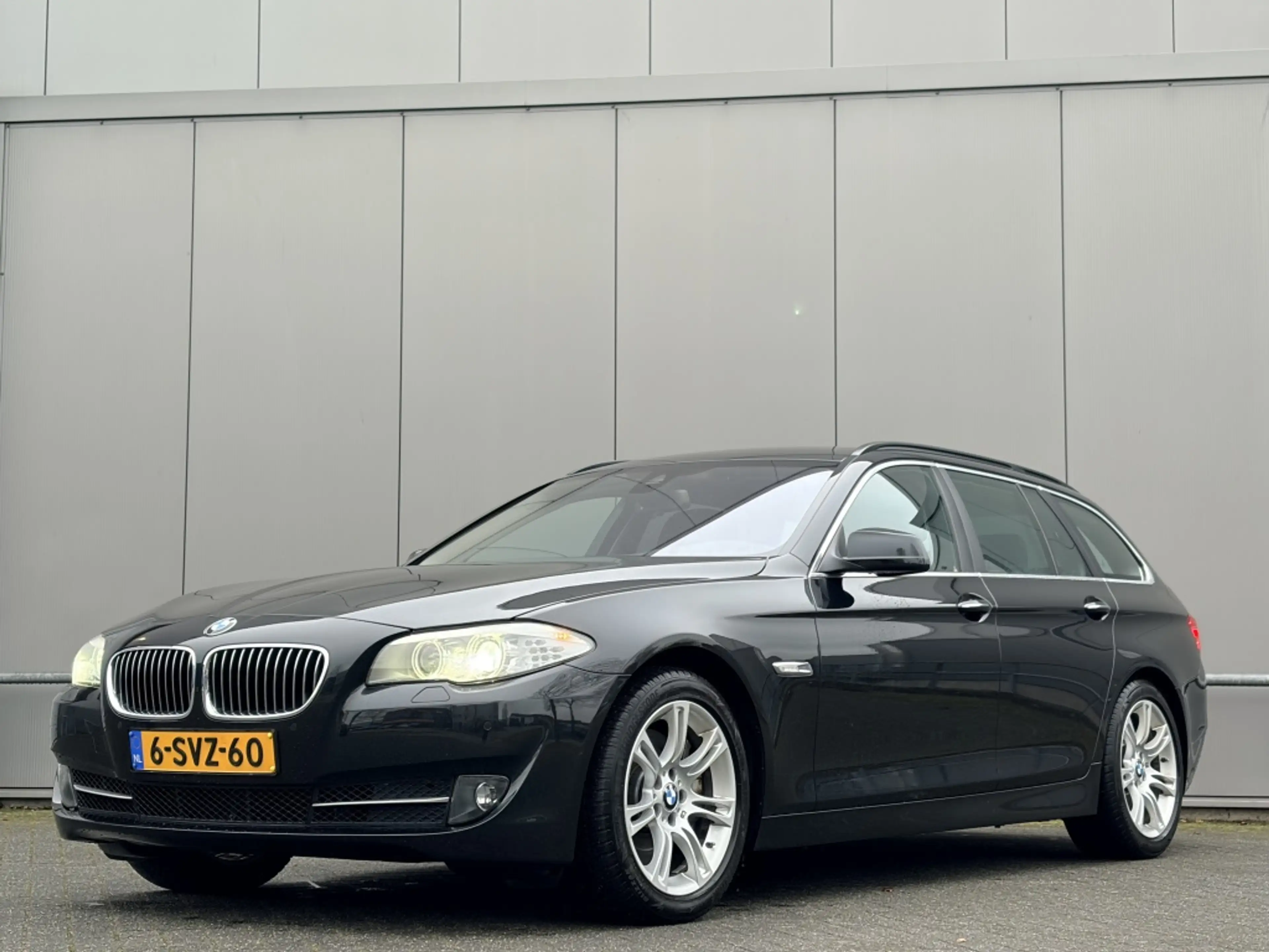 BMW 535 5-serie Touring 535xi High Executive - navi - airc