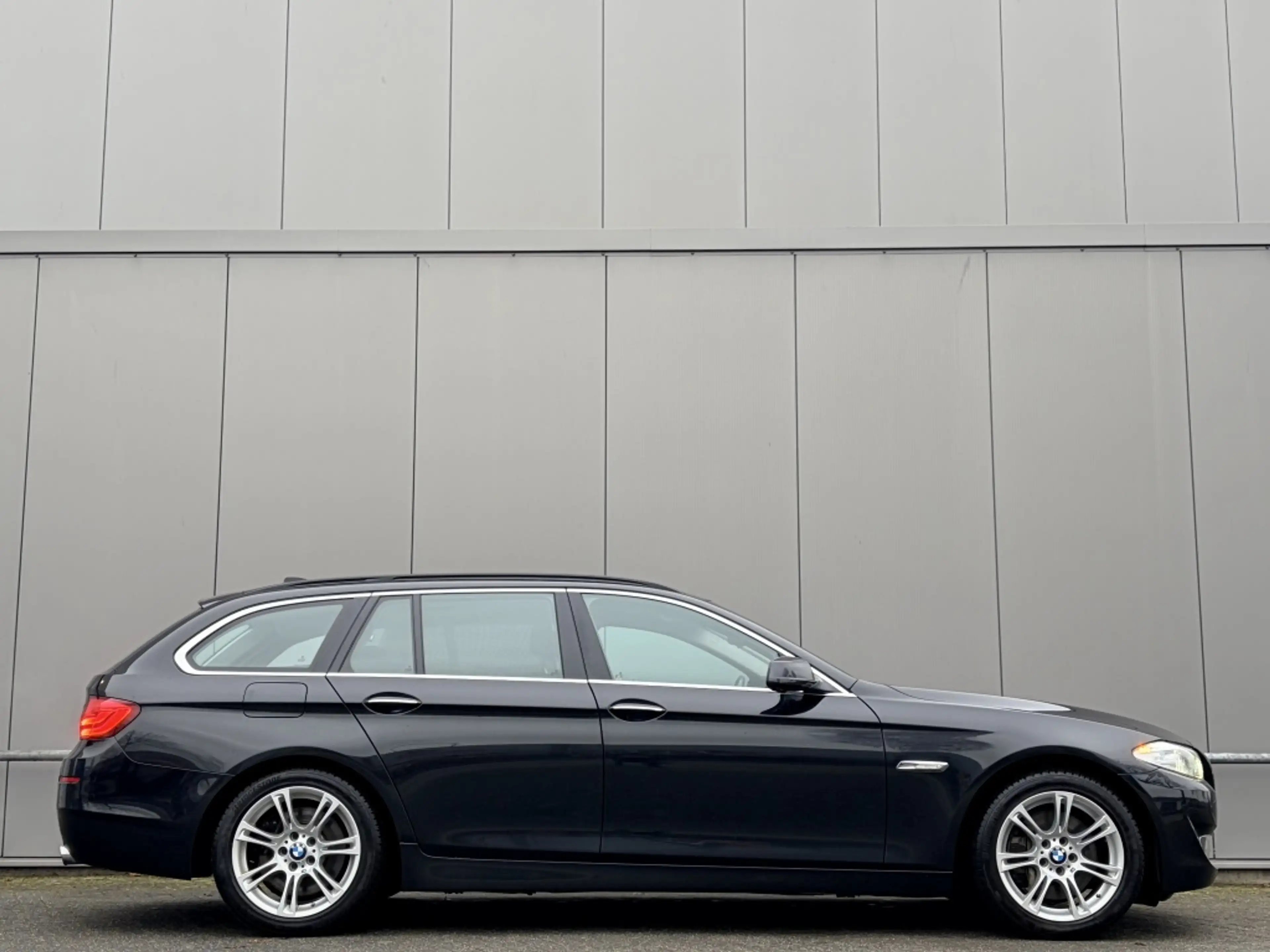 BMW 535 5-serie Touring 535xi High Executive - navi - airc — photo 4