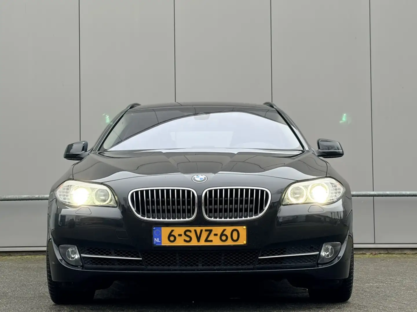 BMW 535 5-serie Touring 535xi High Executive - navi - airc Schwarz - 2