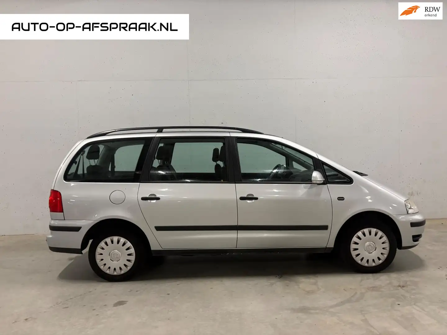 Volkswagen Sharan 2.0 7p. Clima Cruise Trekhaak APK NAP Grijs - 1