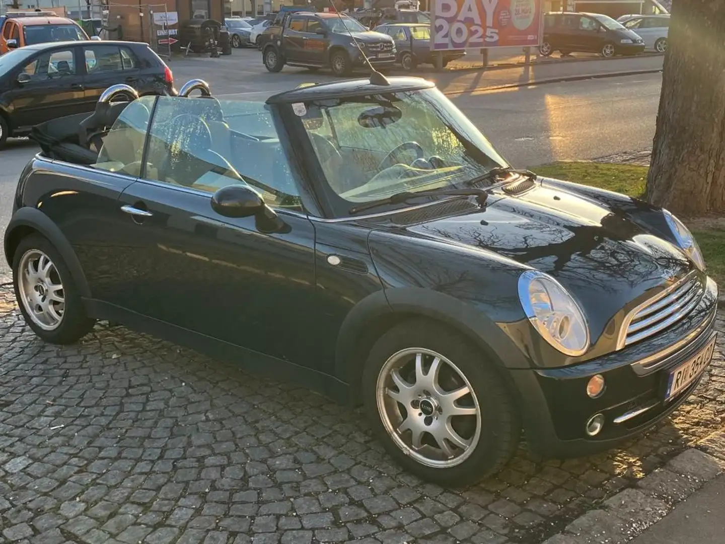 MINI Cooper Cabrio MINI COOPER Cabrio Austrian Chili Austrian Chili Schwarz - 2