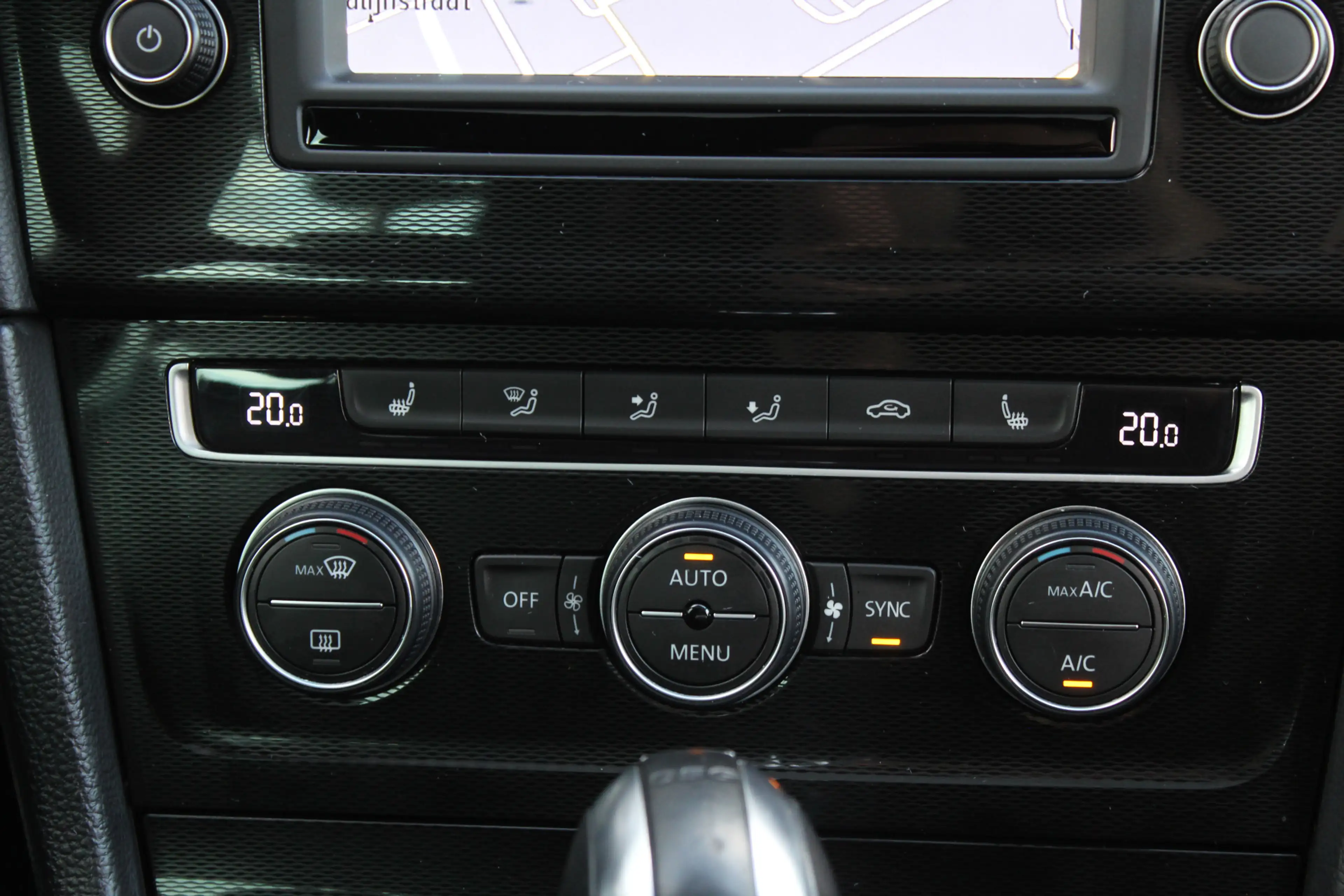Volkswagen Golf GTD 2.0 TDI / Panoramadak / Led / Stoelverwarming — photo 15