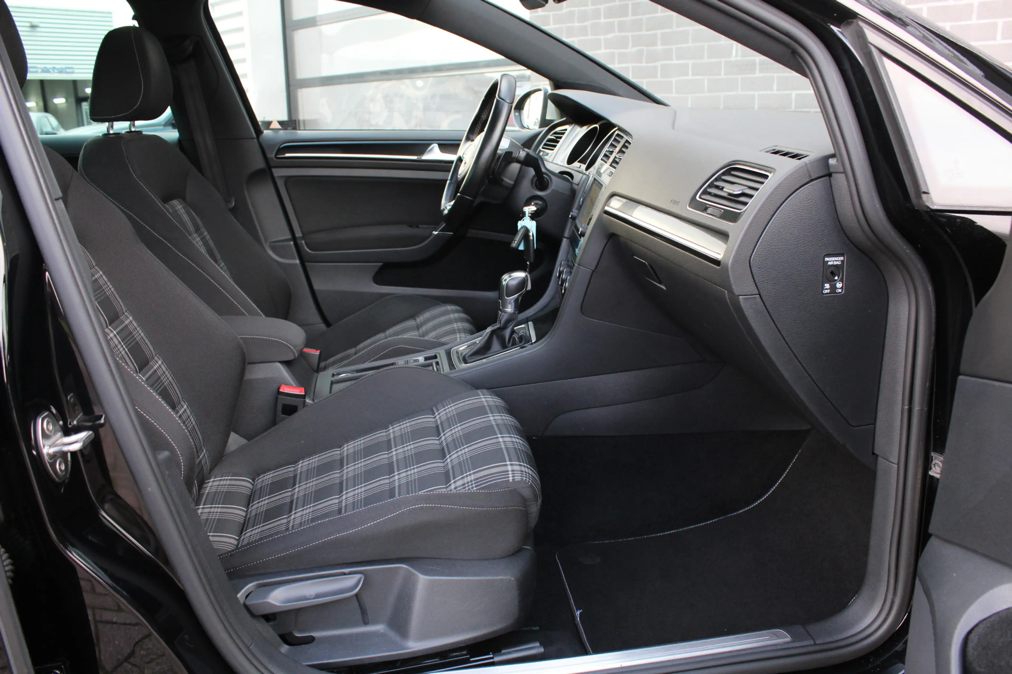 Volkswagen Golf GTD 2.0 TDI / Panoramadak / Led / Stoelverwarming — photo 9