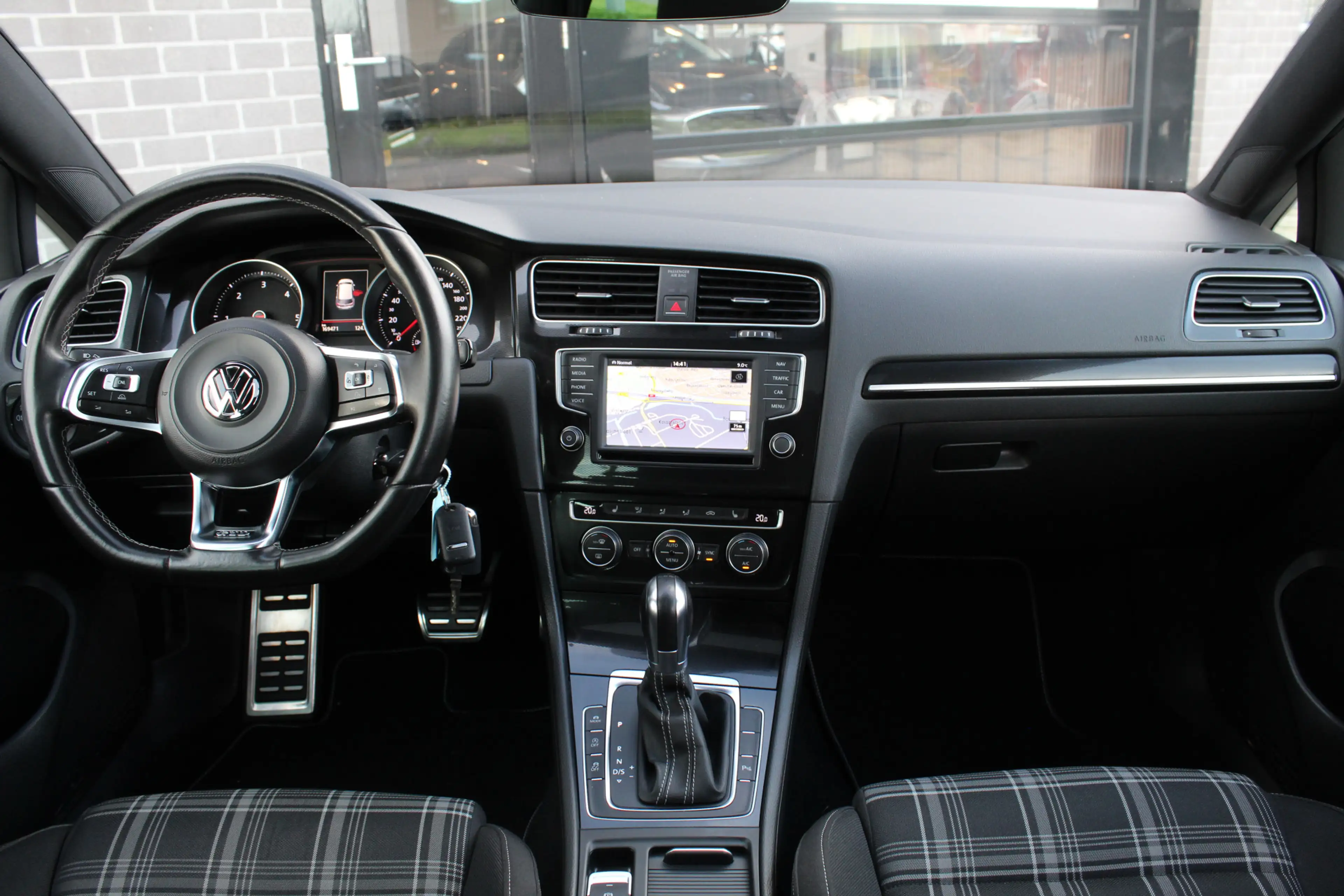 Volkswagen Golf GTD 2.0 TDI / Panoramadak / Led / Stoelverwarming — photo 2