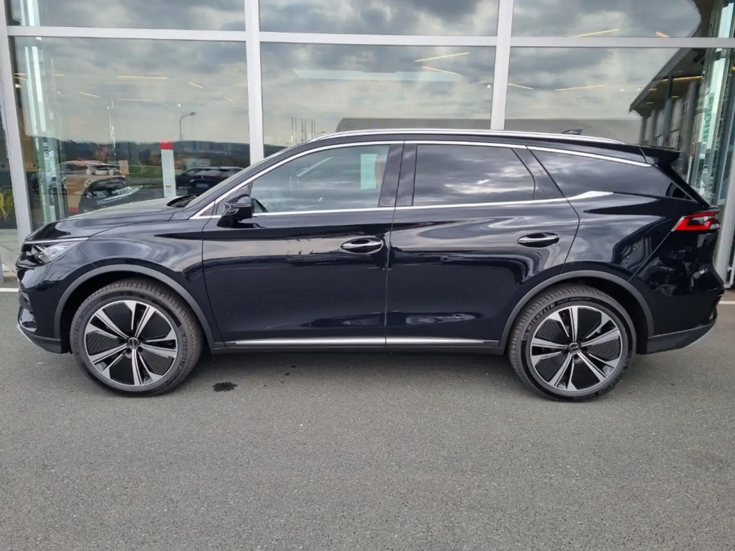 BYD Tang NEW Flagship 4WD *7-Sitzer* Silber - 2