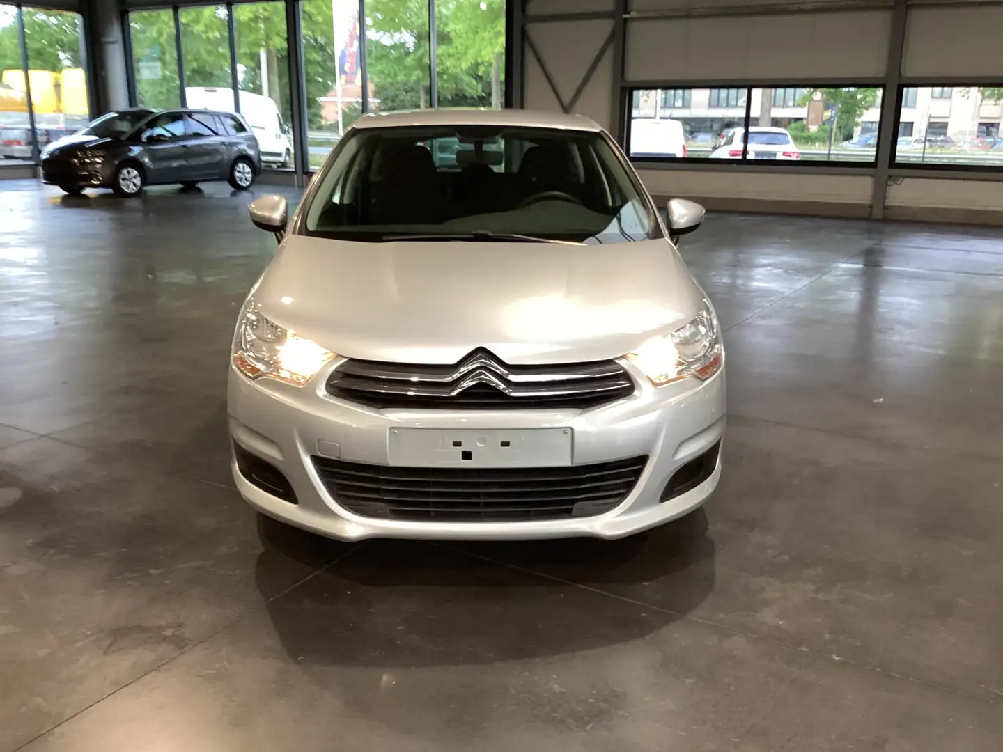 Citroen C4 VTi 95 Attraction Gris - 2