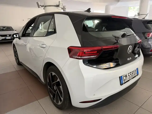 Volkswagen Id.3 view 2
