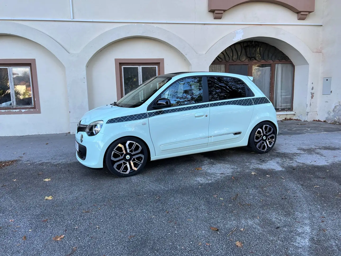 Renault Twingo Twingo Energy TCe 90 La Parisienne La Parisienne (Cabrio) (NEUWAGENZUSTAND) Grün - 2