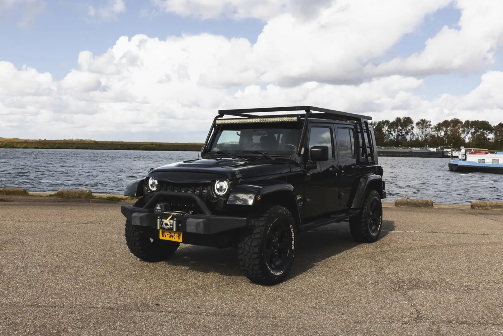 Jeep Wrangler Unlimited 2.8 CRD Sahara Schwarz - 1