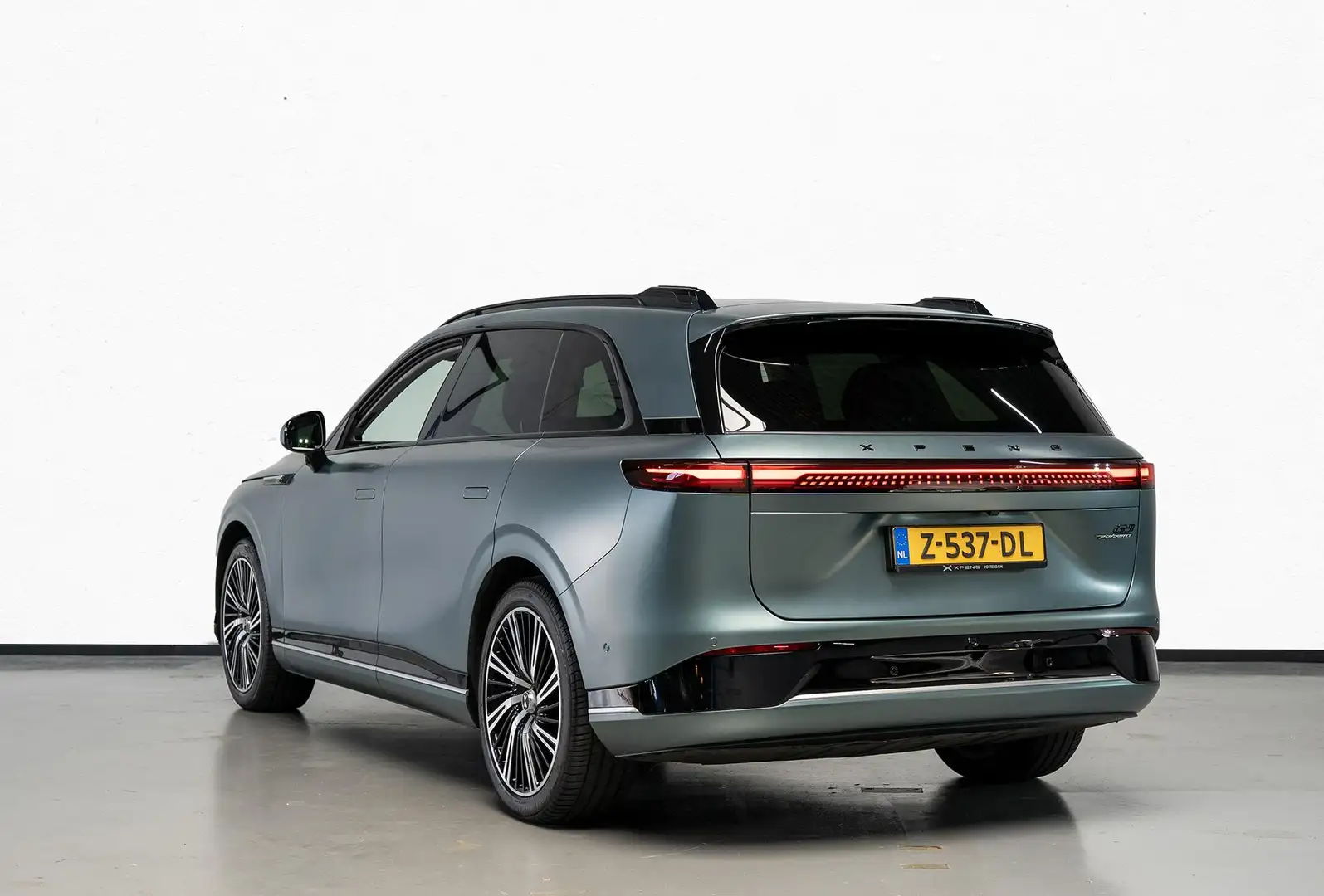 Xpeng G9 AWD Performance 98 kWh Groen - 2