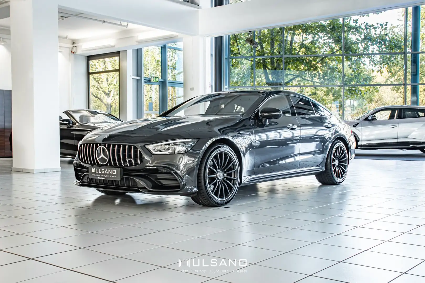 Mercedes-Benz AMG GT 4-trg. 53 4MATIC+ BURMESTER PANO Grau - 1