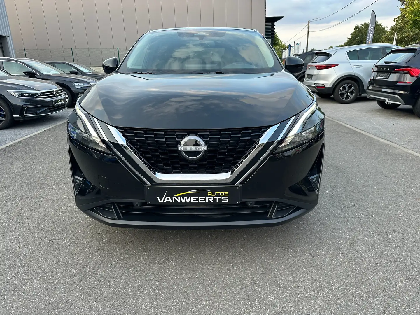 Nissan Qashqai Qashqai 1.3 DIG-T MHEV Xtronic N-Connecta Zwart - 2