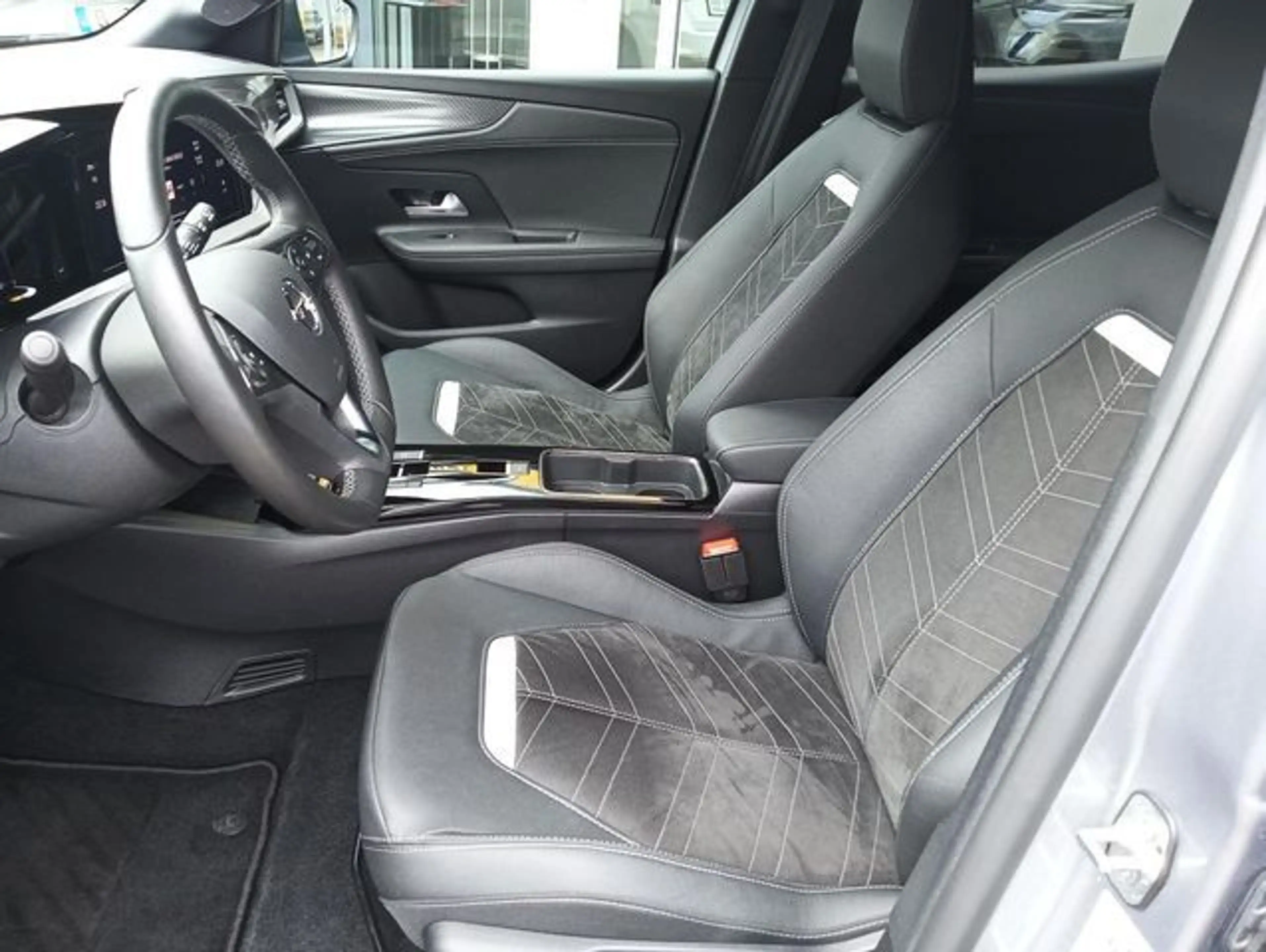 Opel Mokka-E Ultimate+IntelliLux+Navi+ — photo 7