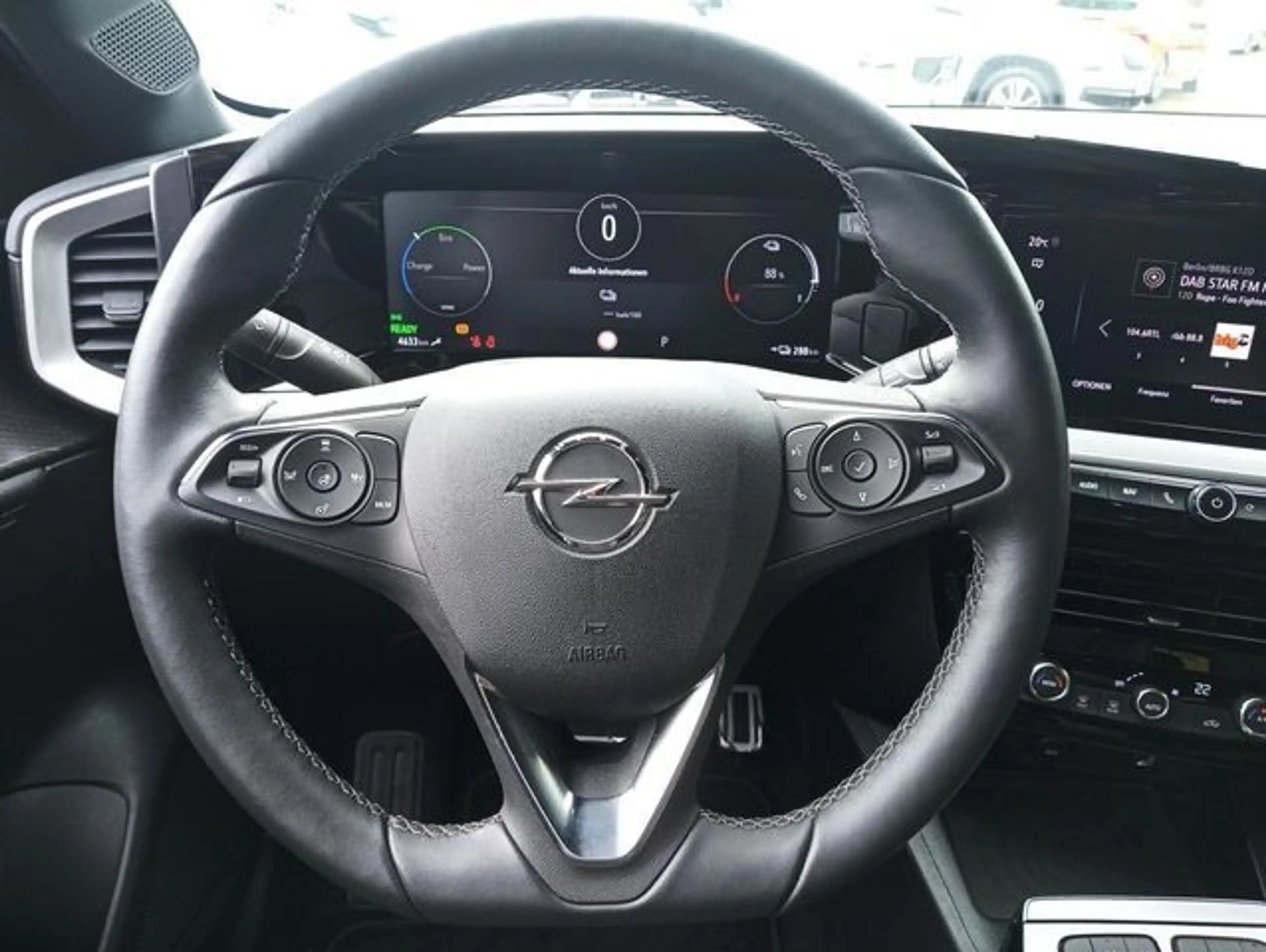 Opel Mokka-E Ultimate+IntelliLux+Navi+ — photo 11