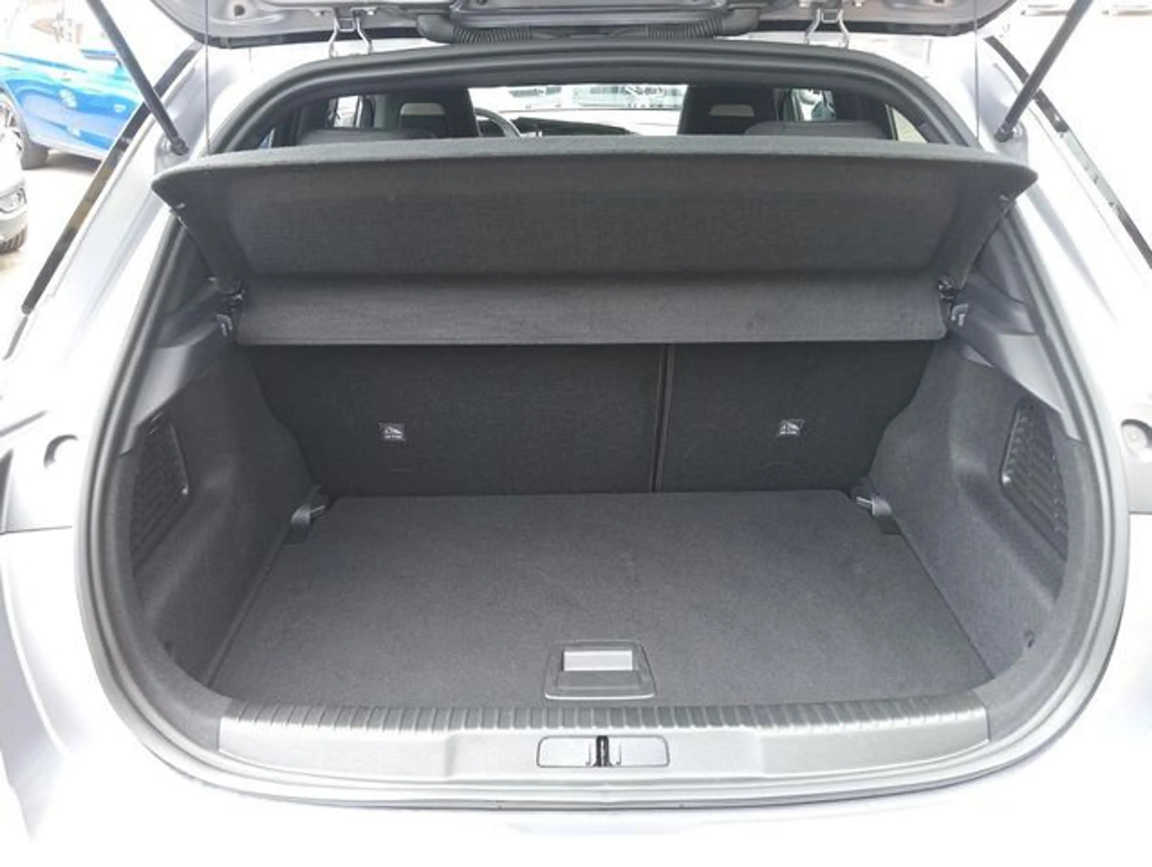 Opel Mokka-E Ultimate+IntelliLux+Navi+ — photo 6