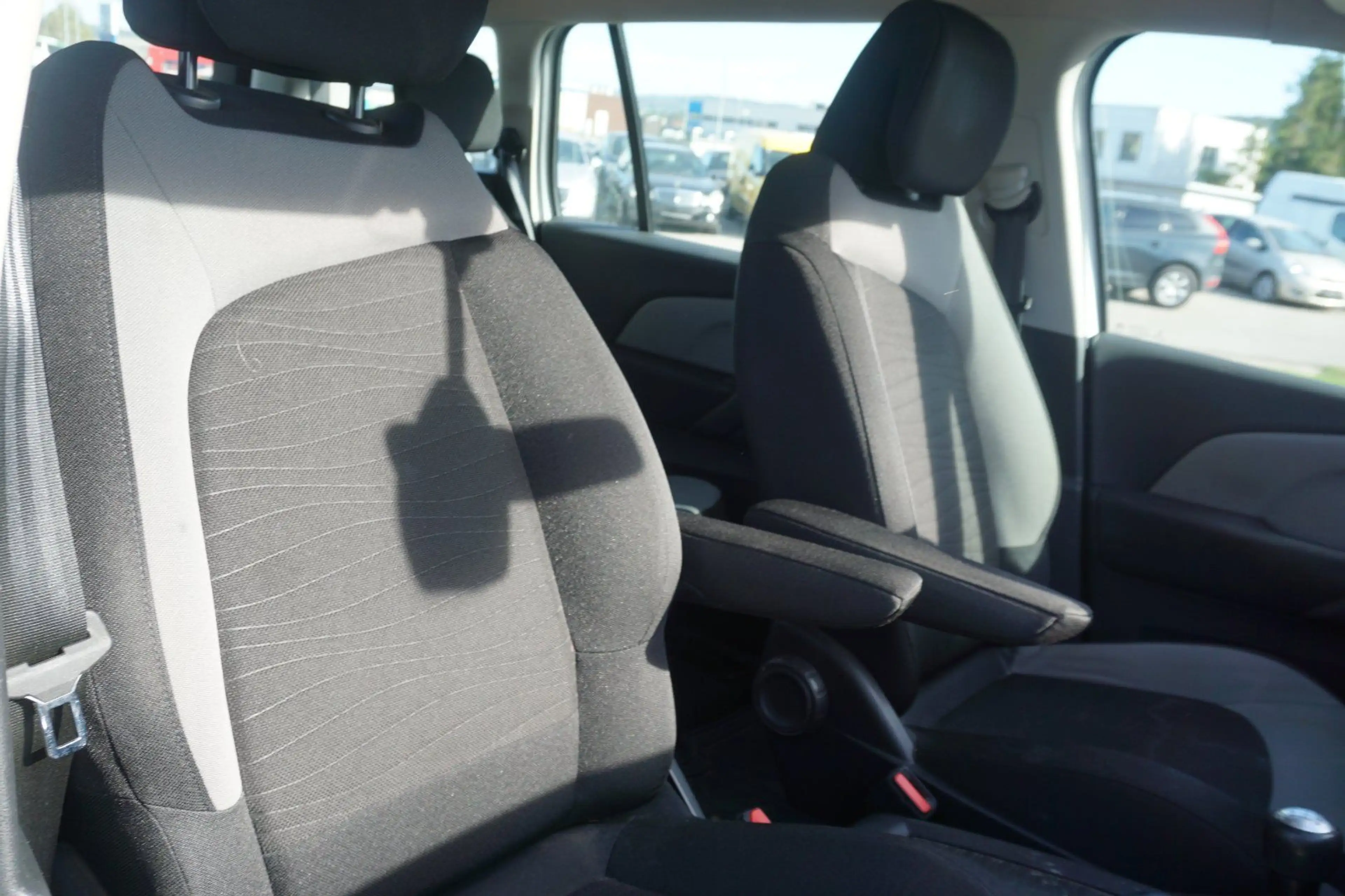 Citroen Grand C4 Picasso Seduction — photo 15