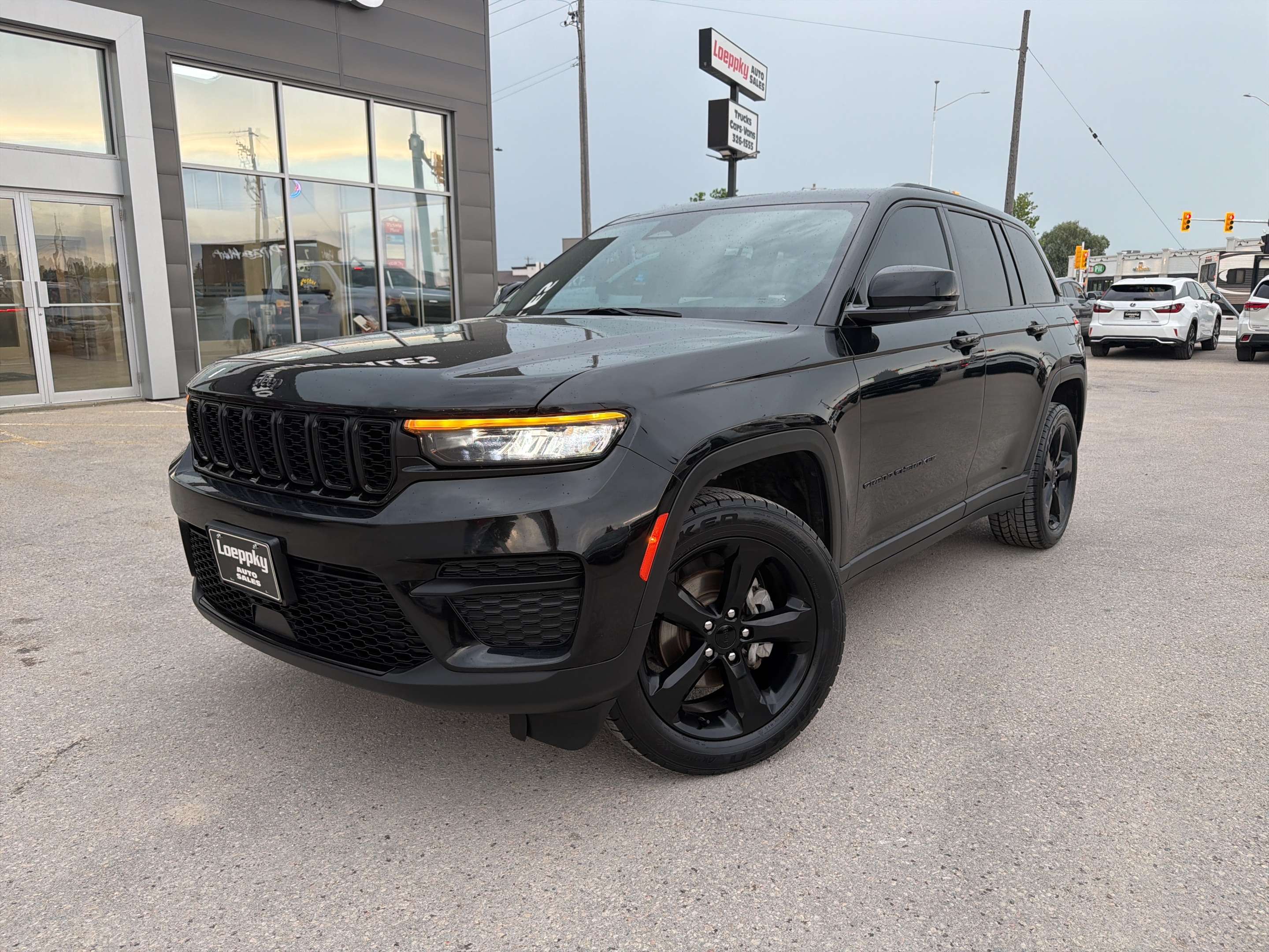 Black 2023 Jeep Grand Cherokee SUV / Crossover Four-Wheel Drive Automatic