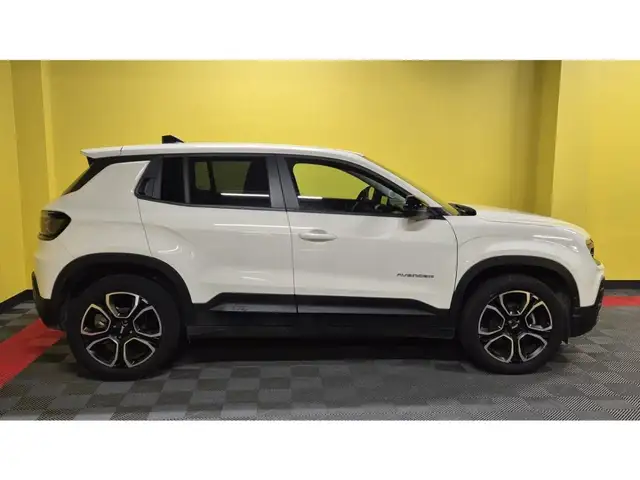 Jeep Avenger view 4