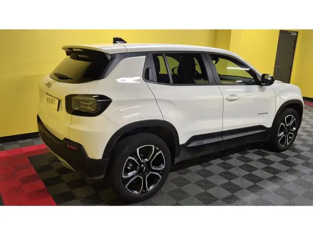 Jeep Avenger view 5