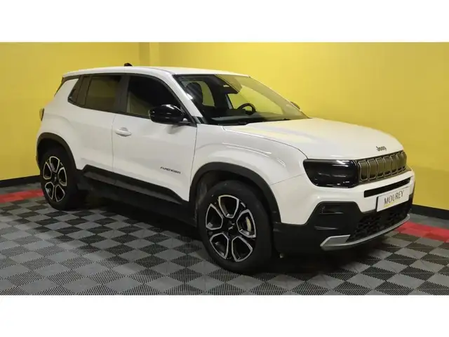 Jeep Avenger view 3