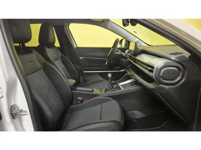 Jeep Avenger view 8