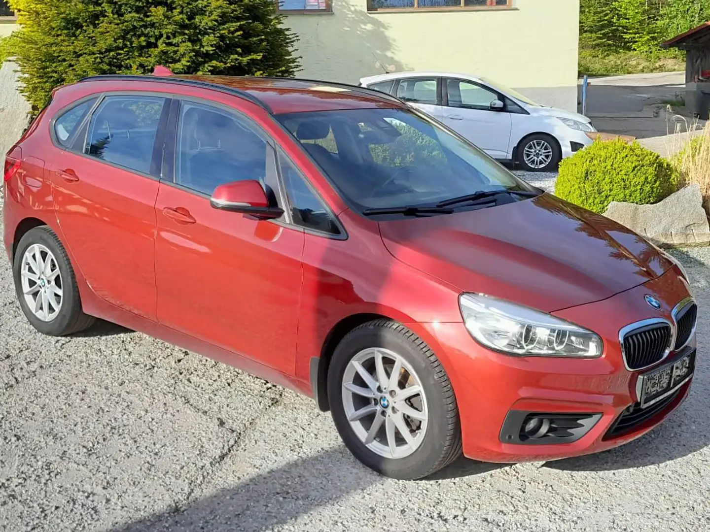 BMW 218 218 d Automatik - AHK, PDC, Klima, 8fach bereift Rot - 2