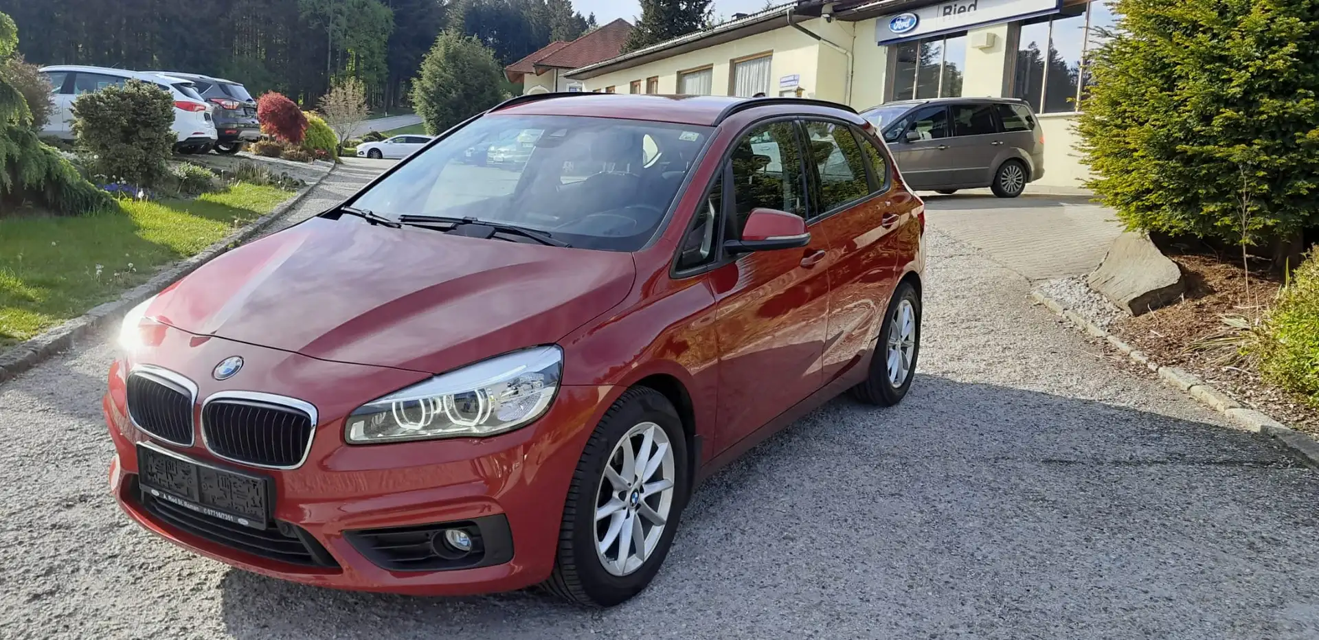 BMW 218 218 d Automatik - AHK, PDC, Klima, 8fach bereift Rot - 1