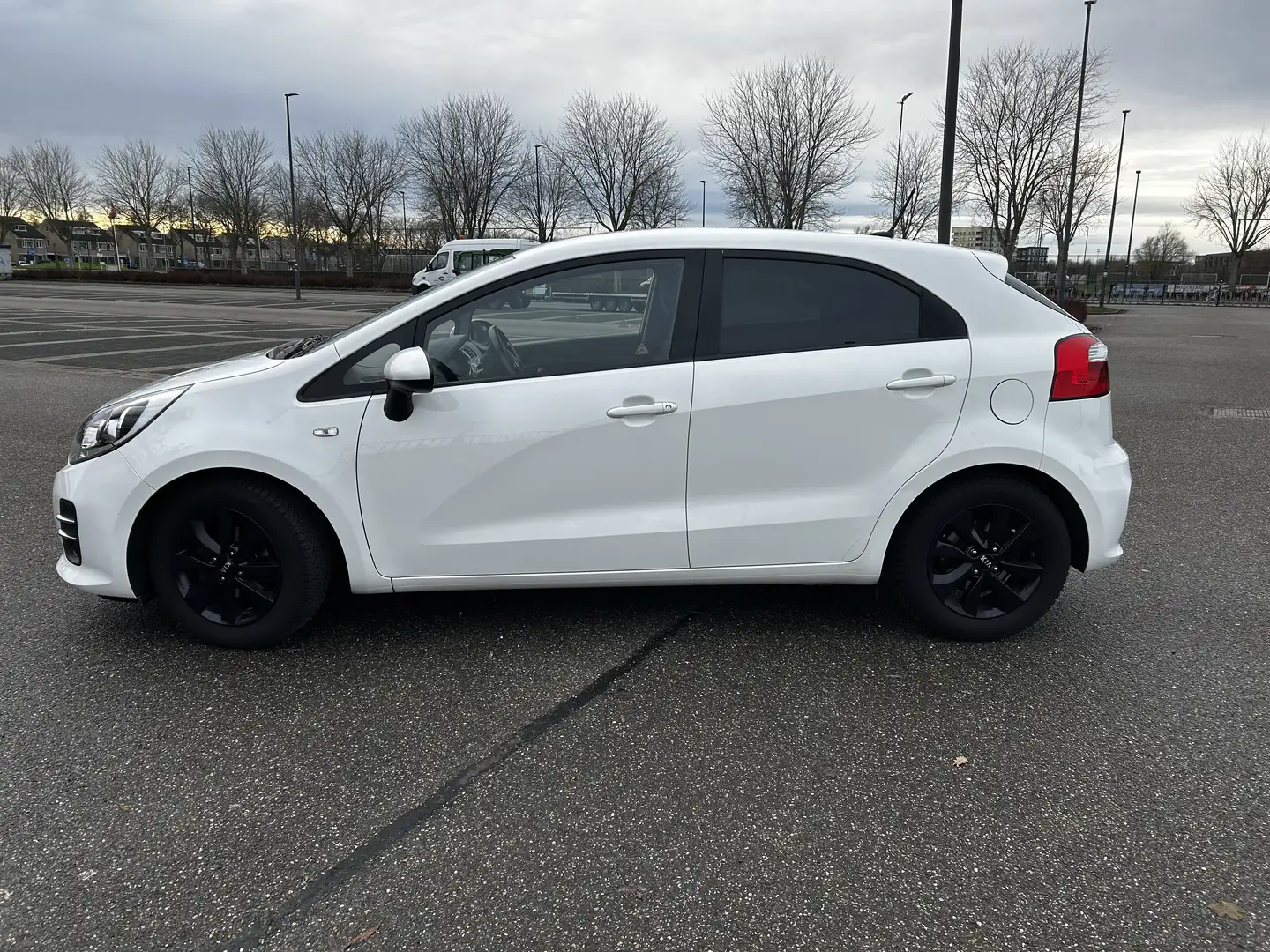 Kia Rio 1.2 Attract - 1