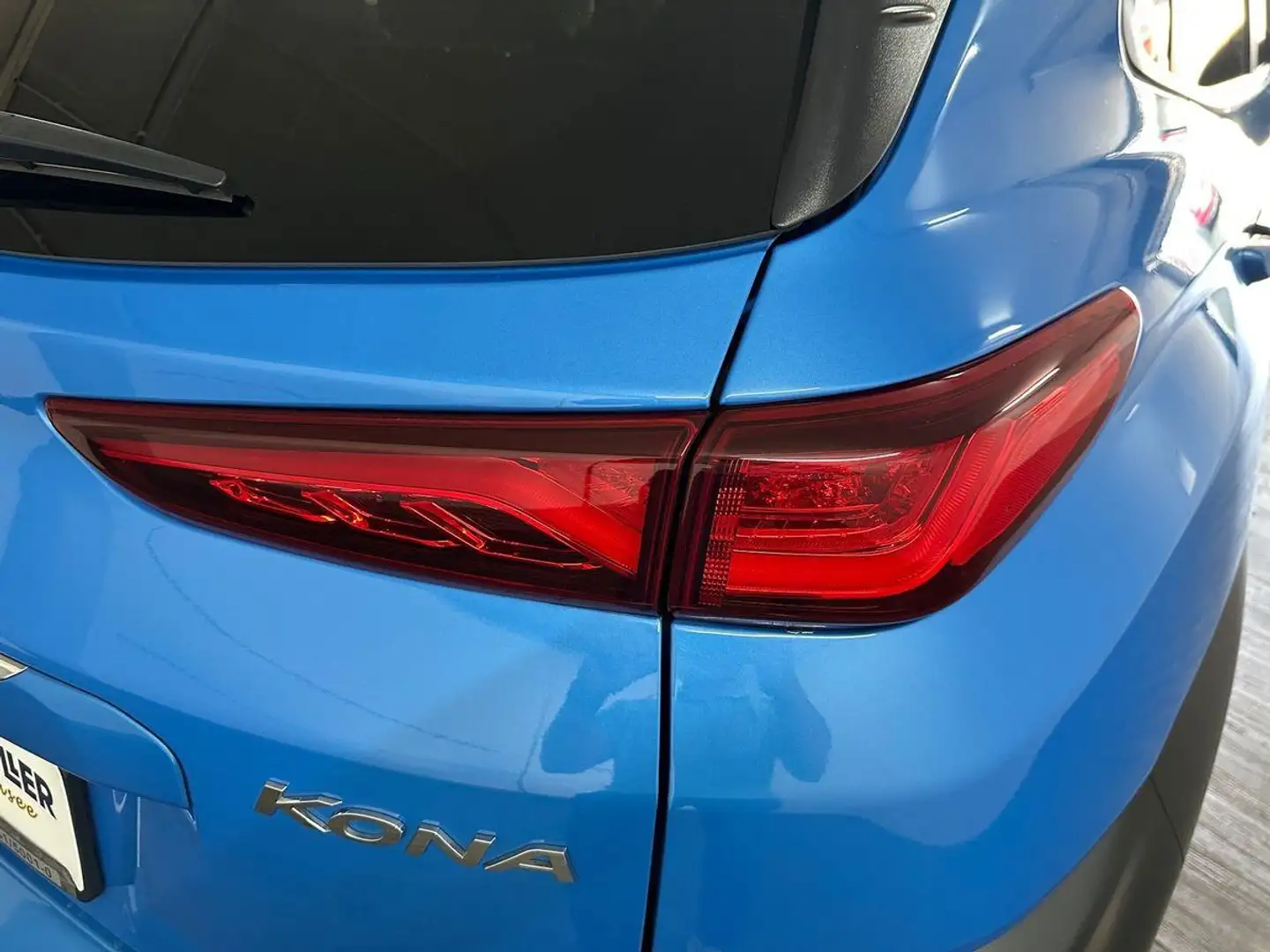 Hyundai KONA Premium 1.6 TGDI 7DCT+Navi+Kamera+ACC+LEDER Blau - 2