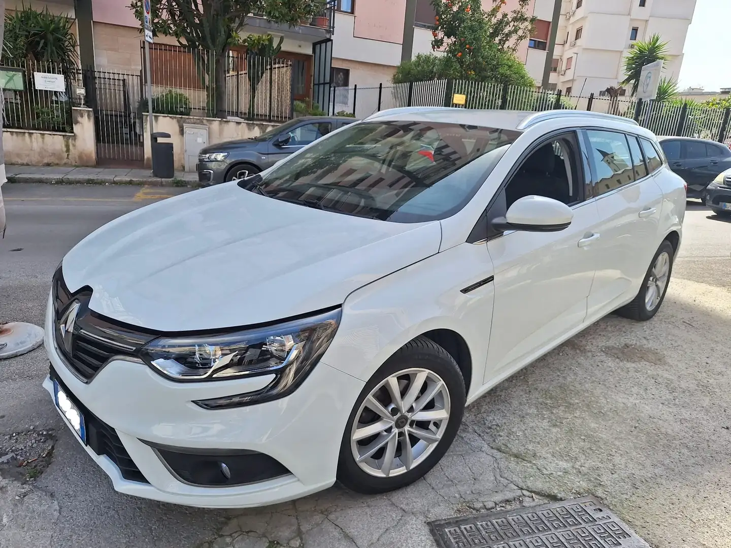 Renault Megane Megane IV Sporter 1.5 blue dci Business 115cv Blanco - 1
