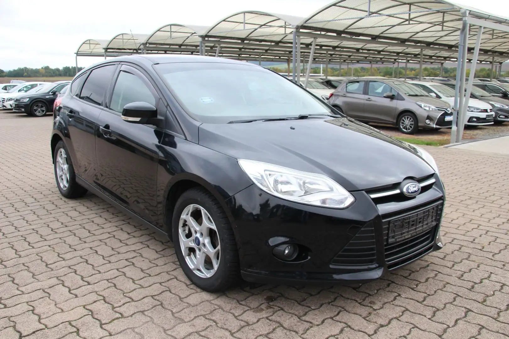 Ford Focus 1.0 Lim. Trend Motorproblem! Schwarz - 2