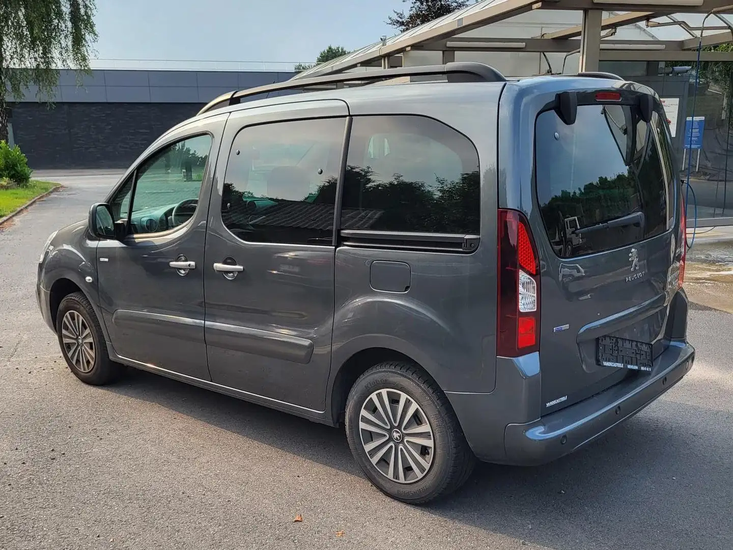 Peugeot Partner Tepee 1.2 PureTech Active S Grijs - 2