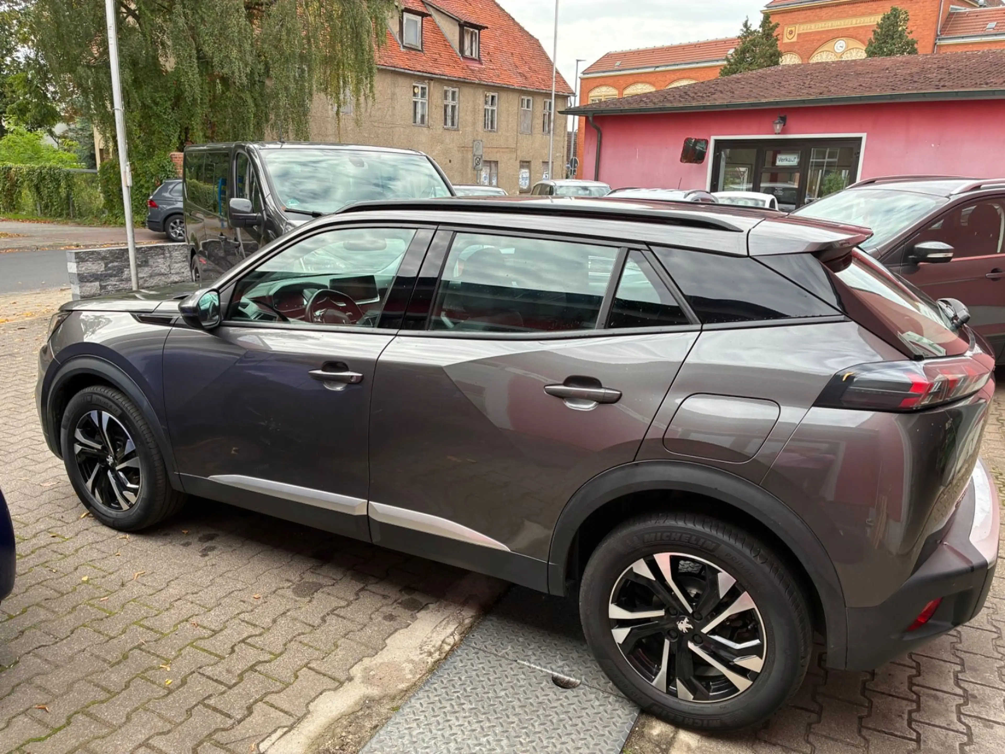 Peugeot 2008 Allure-DAB-CAM-17-Zoll-Alu-TÜV-ZR-NEU- — photo 5