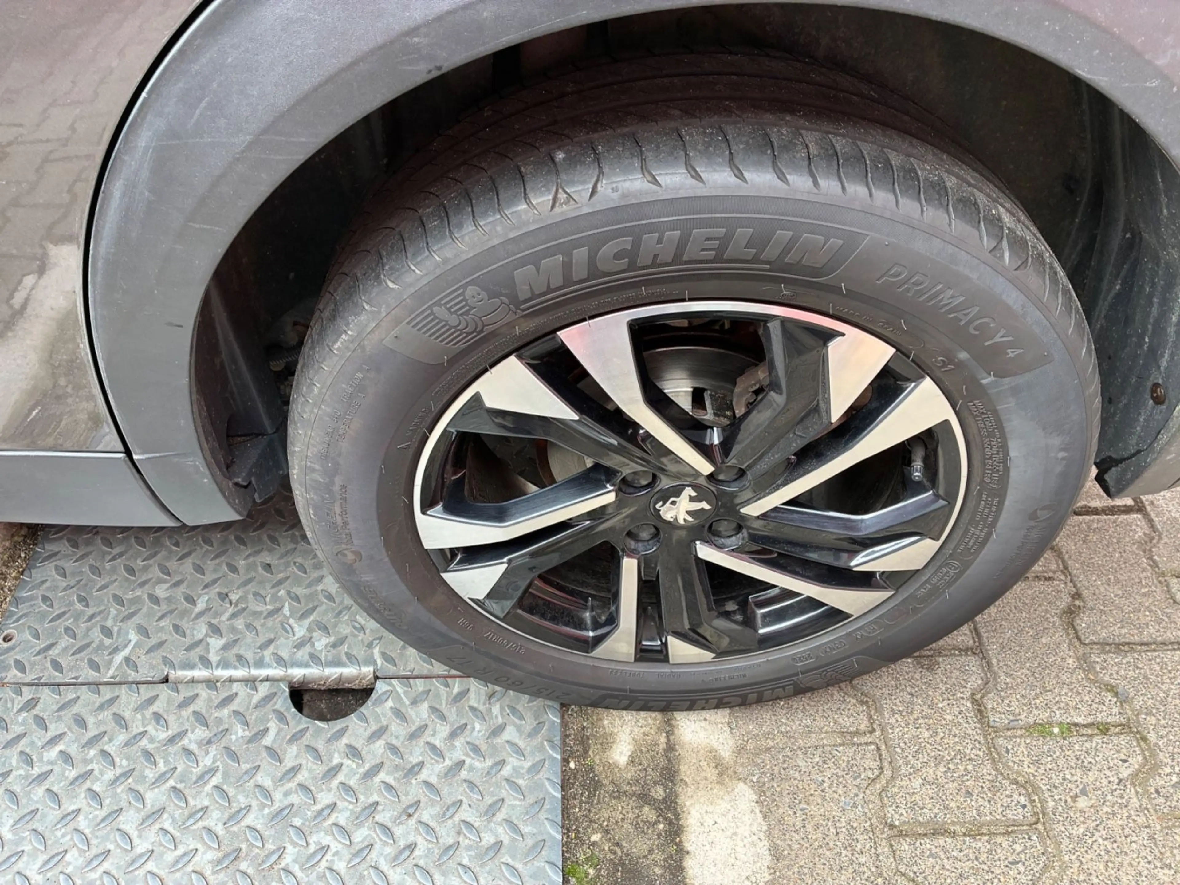 Peugeot 2008 Allure-DAB-CAM-17-Zoll-Alu-TÜV-ZR-NEU- — photo 16