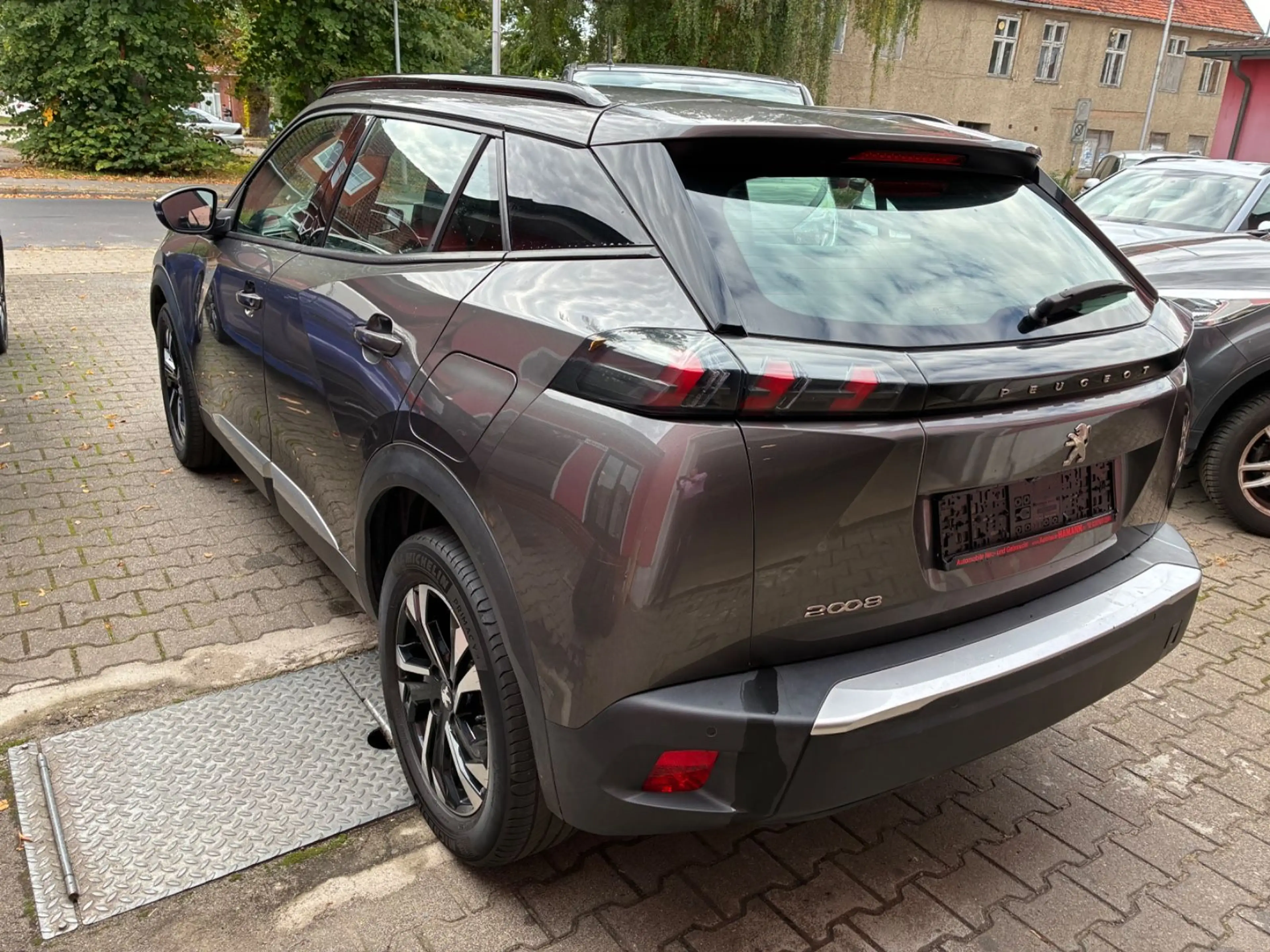 Peugeot 2008 Allure-DAB-CAM-17-Zoll-Alu-TÜV-ZR-NEU- — photo 8