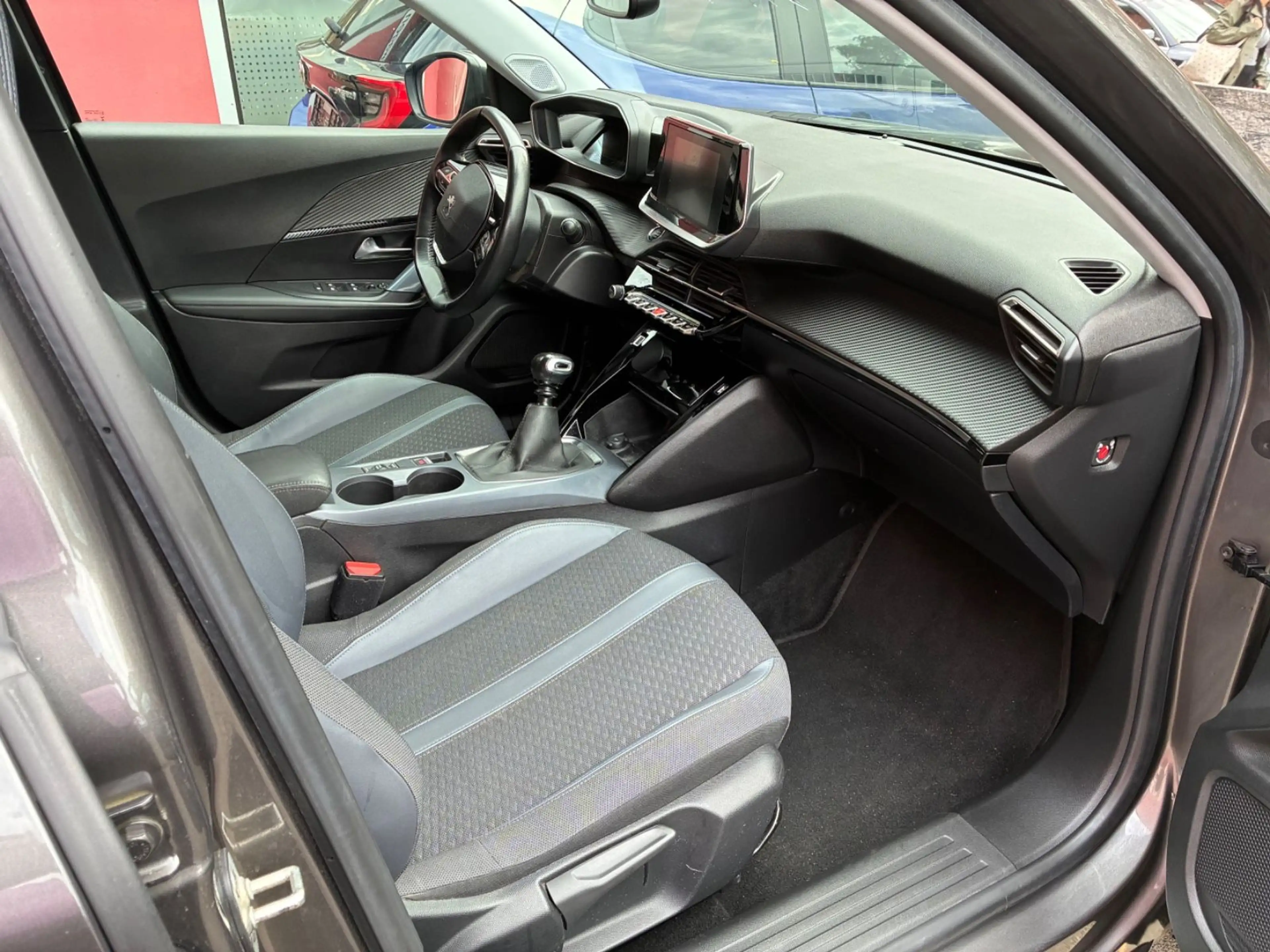 Peugeot 2008 Allure-DAB-CAM-17-Zoll-Alu-TÜV-ZR-NEU- — photo 17