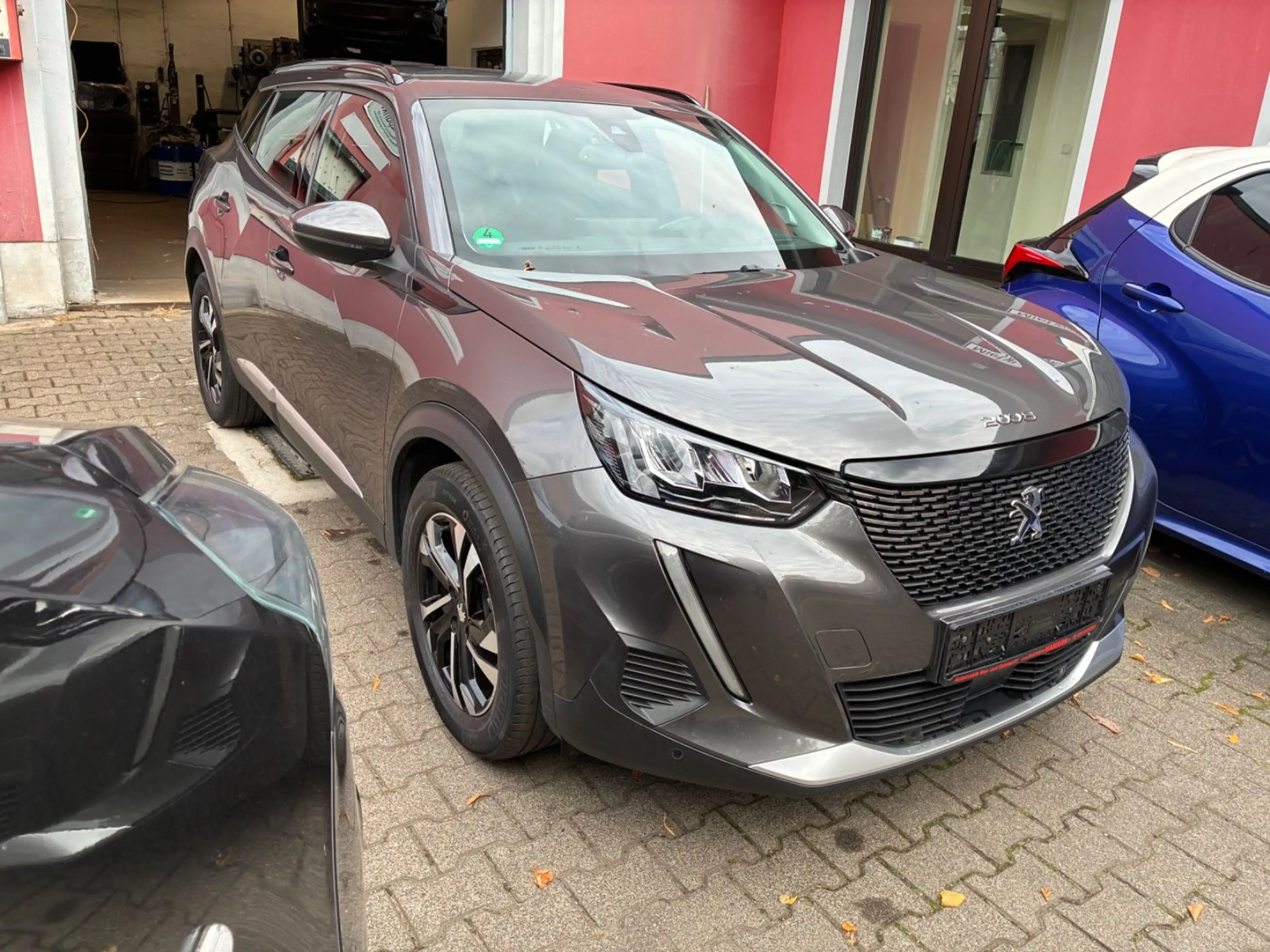 Peugeot 2008 Allure-DAB-CAM-17-Zoll-Alu-TÜV-ZR-NEU- — photo 4