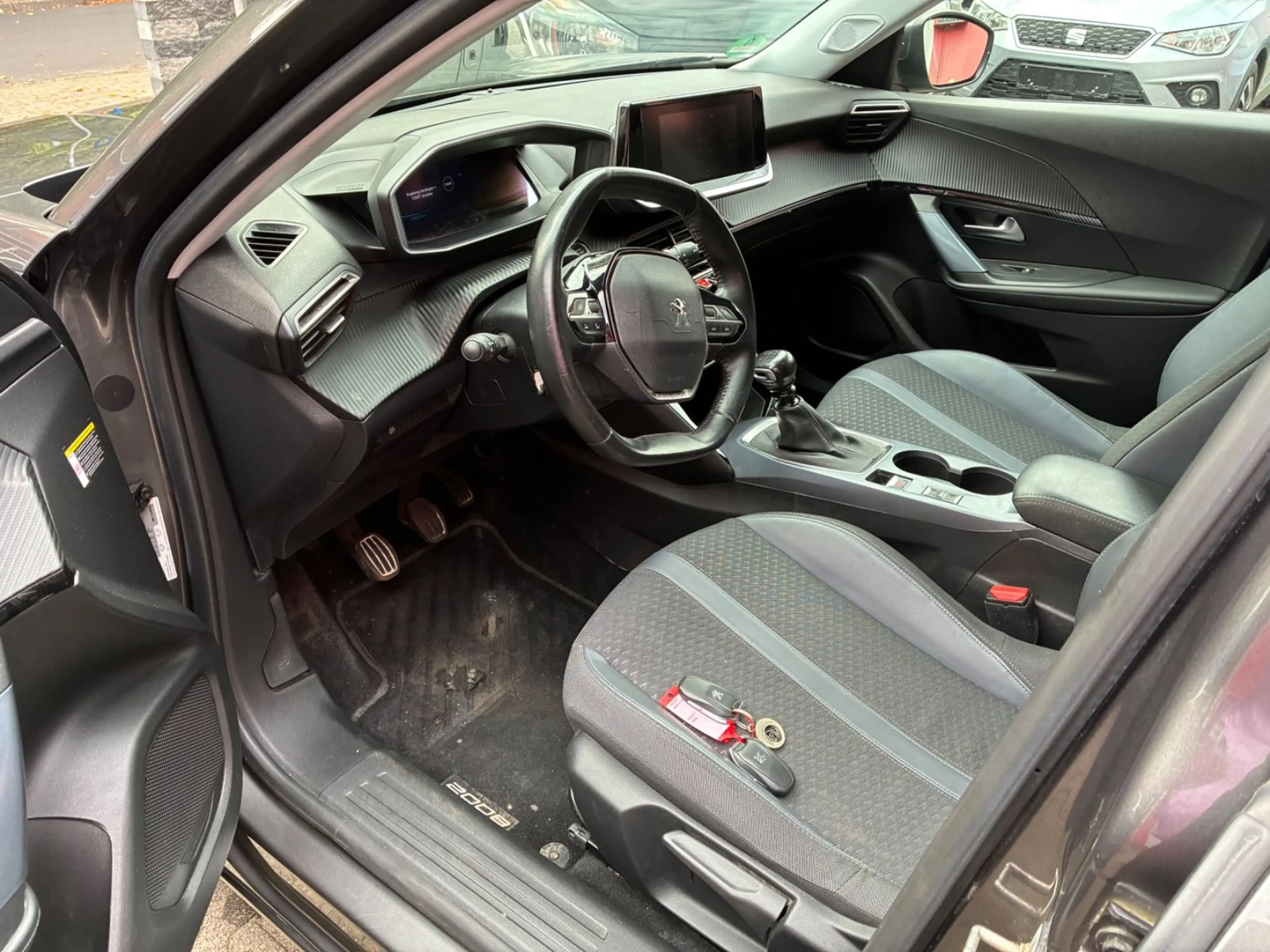 Peugeot 2008 Allure-DAB-CAM-17-Zoll-Alu-TÜV-ZR-NEU- — photo 15