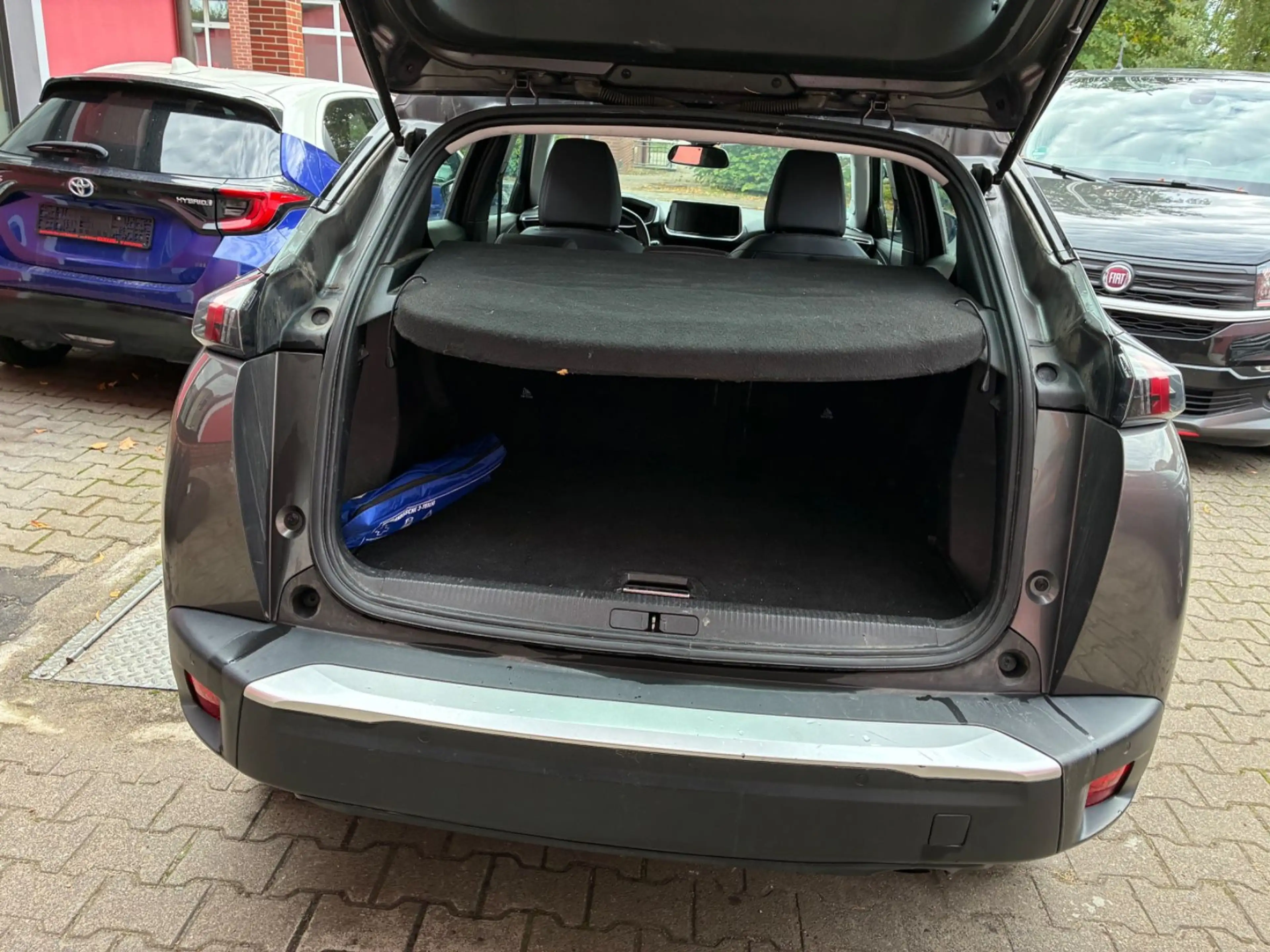 Peugeot 2008 Allure-DAB-CAM-17-Zoll-Alu-TÜV-ZR-NEU- — photo 10