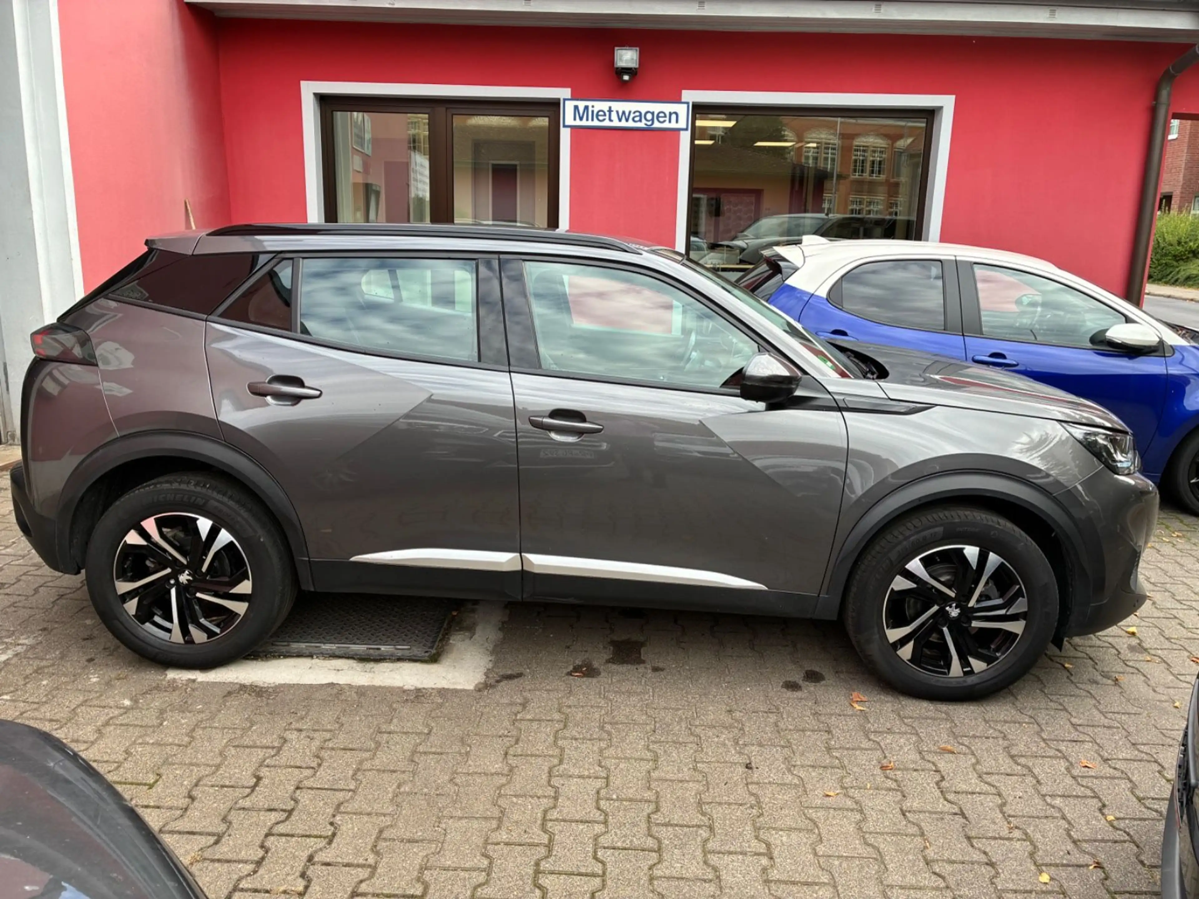 Peugeot 2008 Allure-DAB-CAM-17-Zoll-Alu-TÜV-ZR-NEU- — photo 7