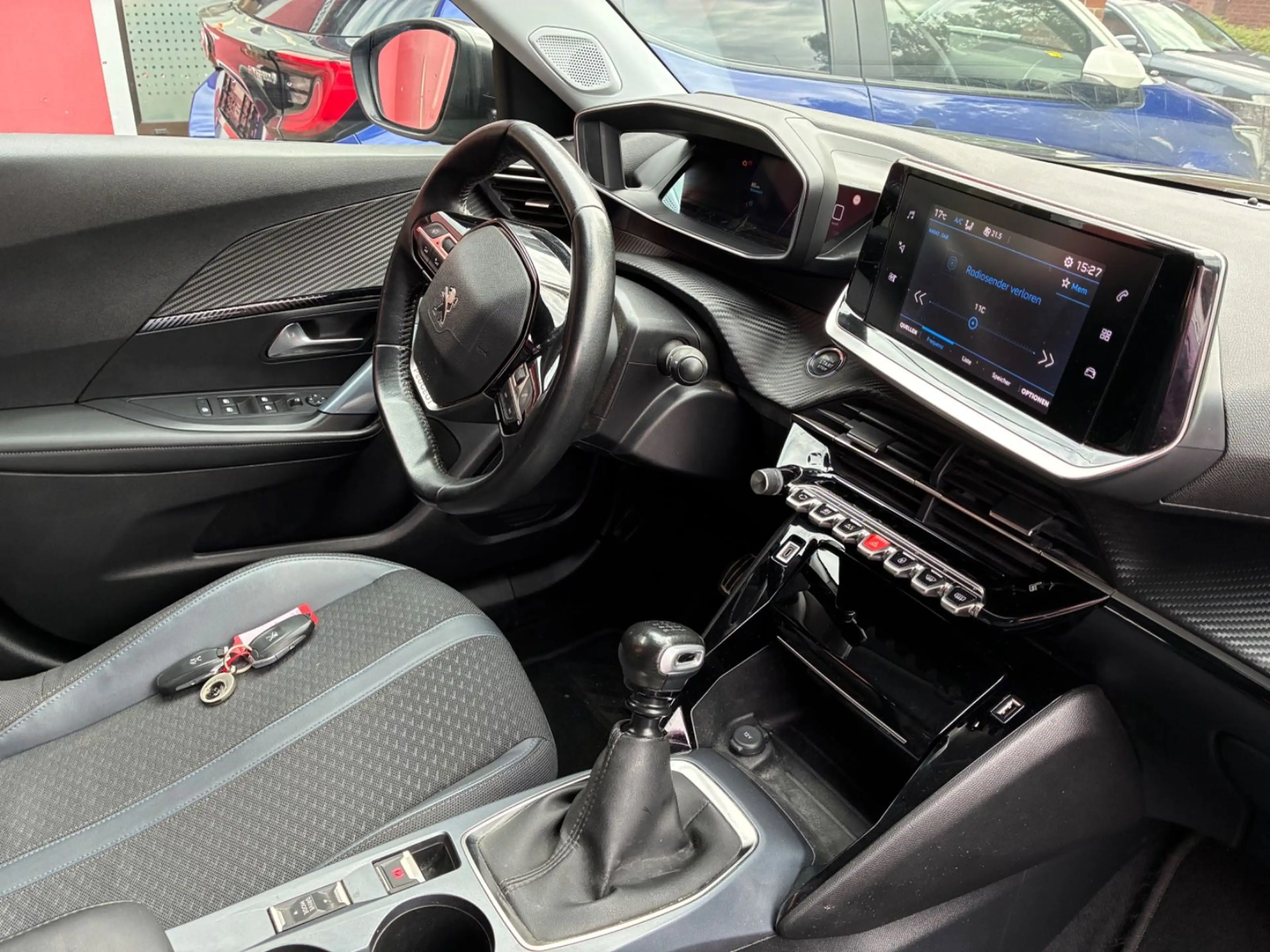 Peugeot 2008 Allure-DAB-CAM-17-Zoll-Alu-TÜV-ZR-NEU- — photo 11