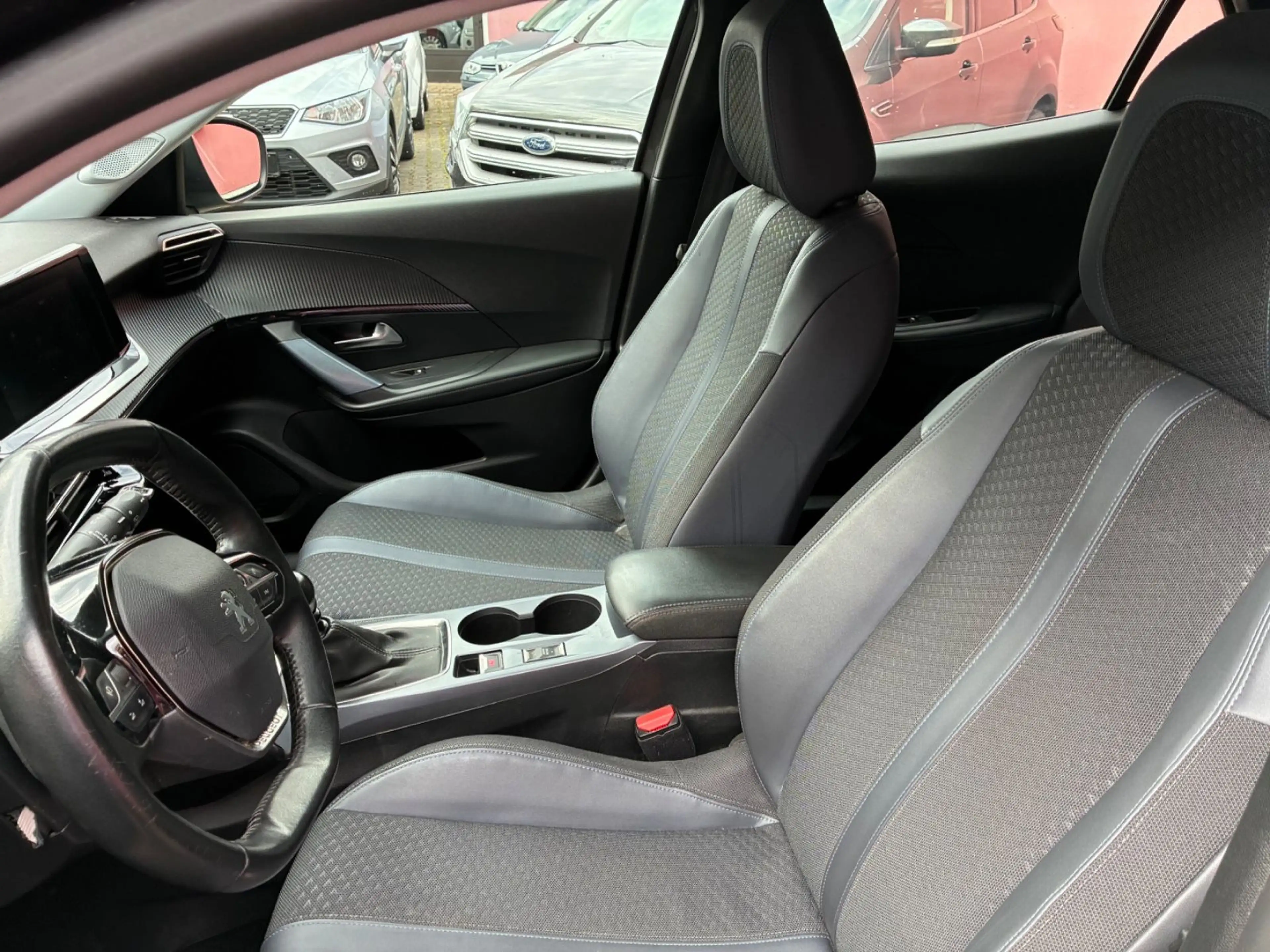 Peugeot 2008 Allure-DAB-CAM-17-Zoll-Alu-TÜV-ZR-NEU- — photo 13